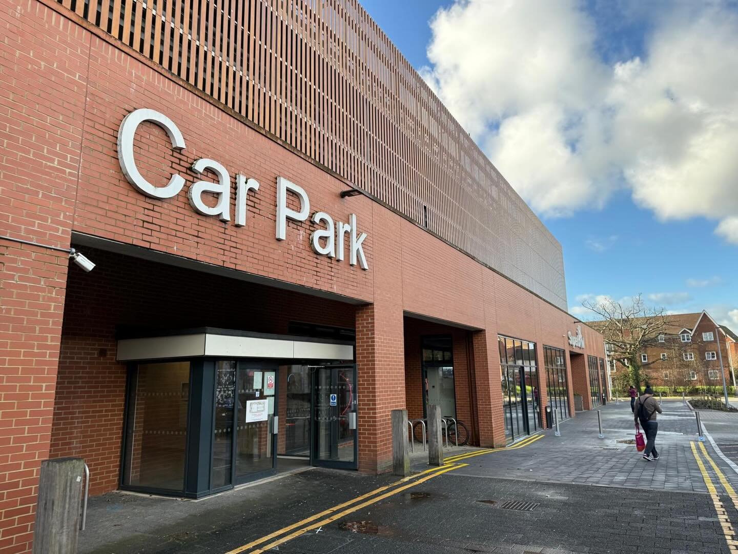 Little one for the locals 👀

Can you guess where this is in Wokingham?

Nice little project awarded for us right on our doorstep. Not a massive one, but these are the jobs that mean the most.

Grew up around here, so always good to be working back i