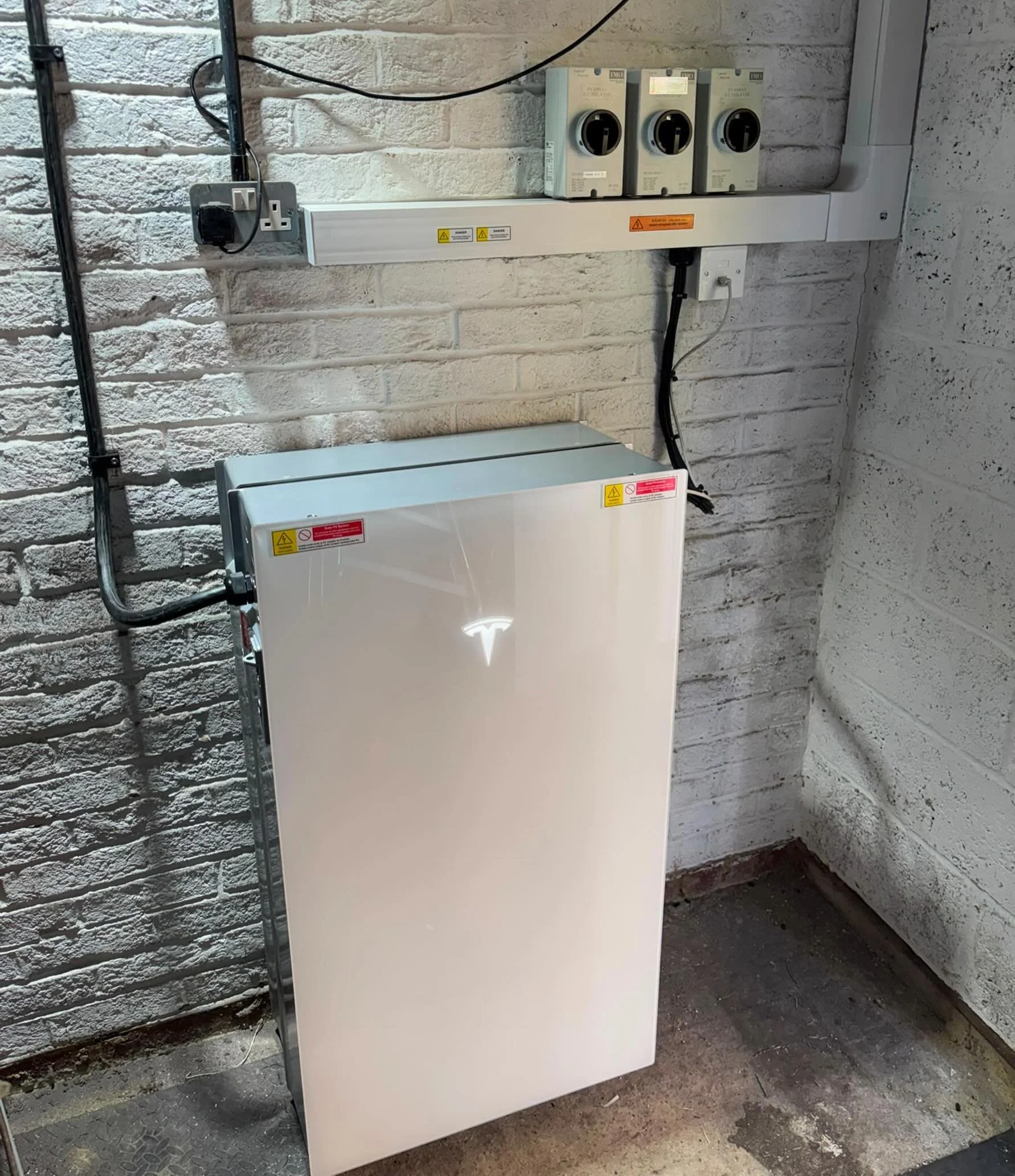 Another Tesla Powerwall 3 installation completed by RMG.

At RMG, we&rsquo;ve always believed in quality over cost.

That philosophy has been at the heart of our roofing work for years, and it&rsquo;s exactly the same standard we&rsquo;re bringing in