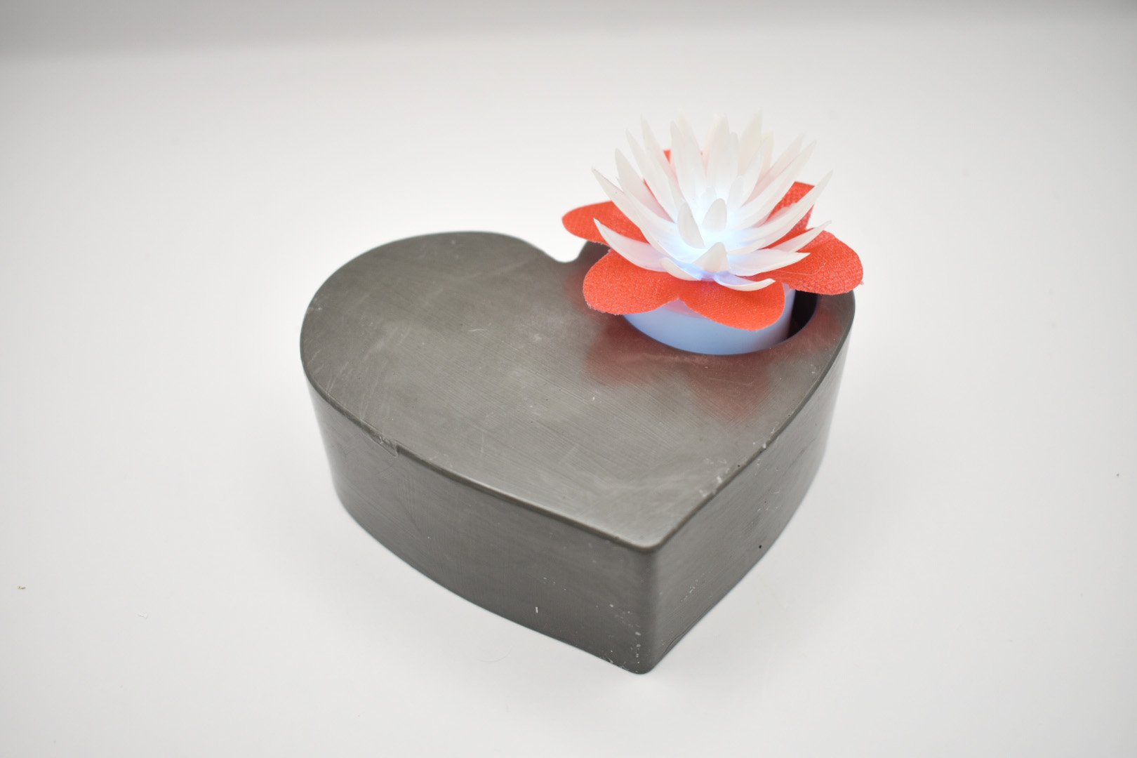 Grey Heart with Lotus T-Light (7).jpg