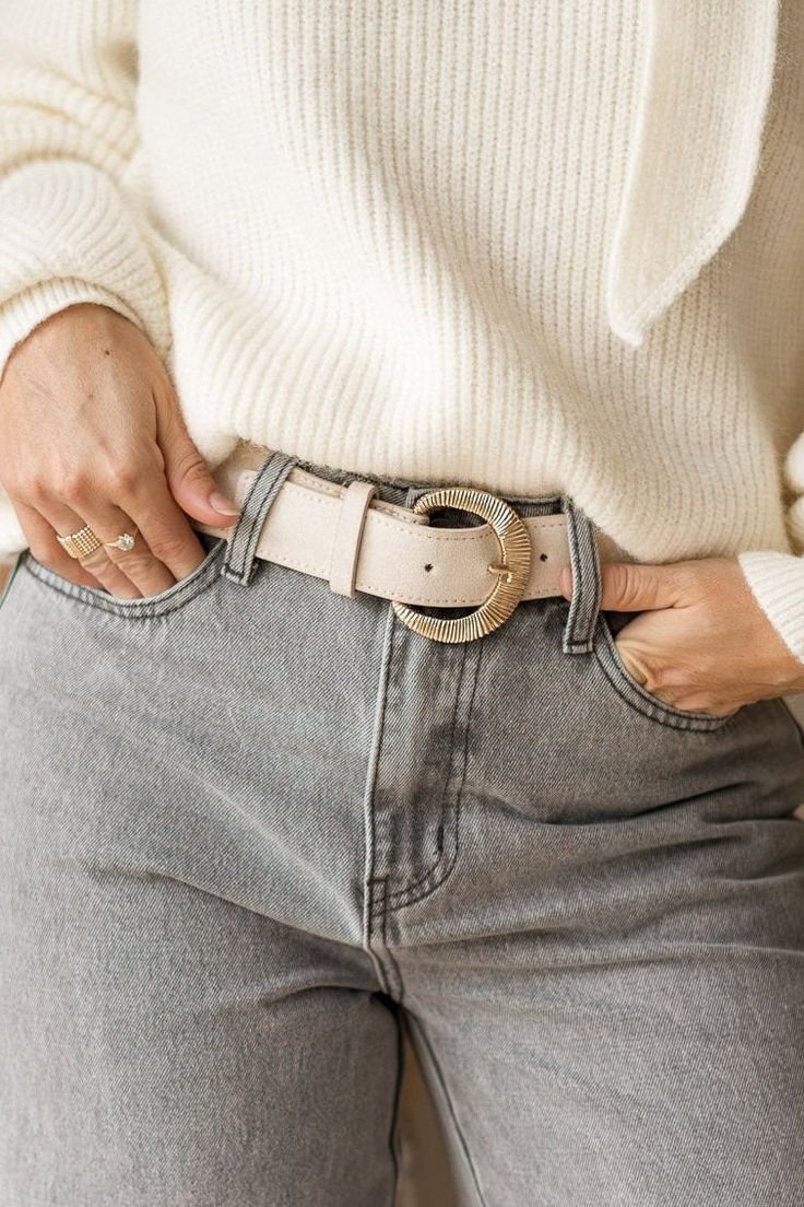 Ceinture minimaliste beige – Cuir végan et boucle dorée