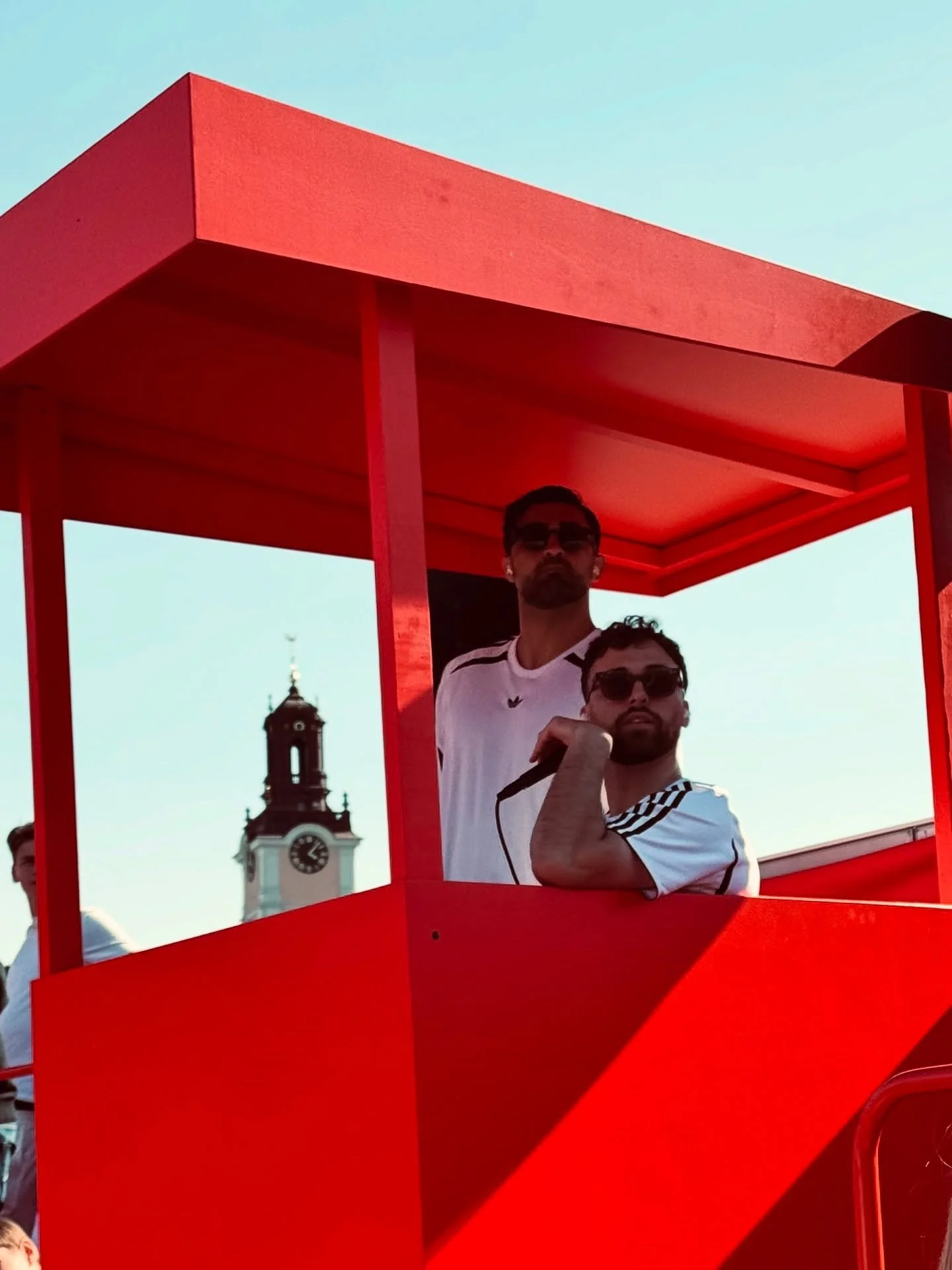 Vilken dag! 🔥 adidas Stockholm Marathon 2025! 🏁🎶
Stort tack till @adidasrunning &amp; @le_pacte , ni har skapat en folkfest och en gemenskap som verkligen lyfter hela Stockholm.
Alltid lika kul n&auml;r vi f&aring;r bidra med musik, energi &amp; l