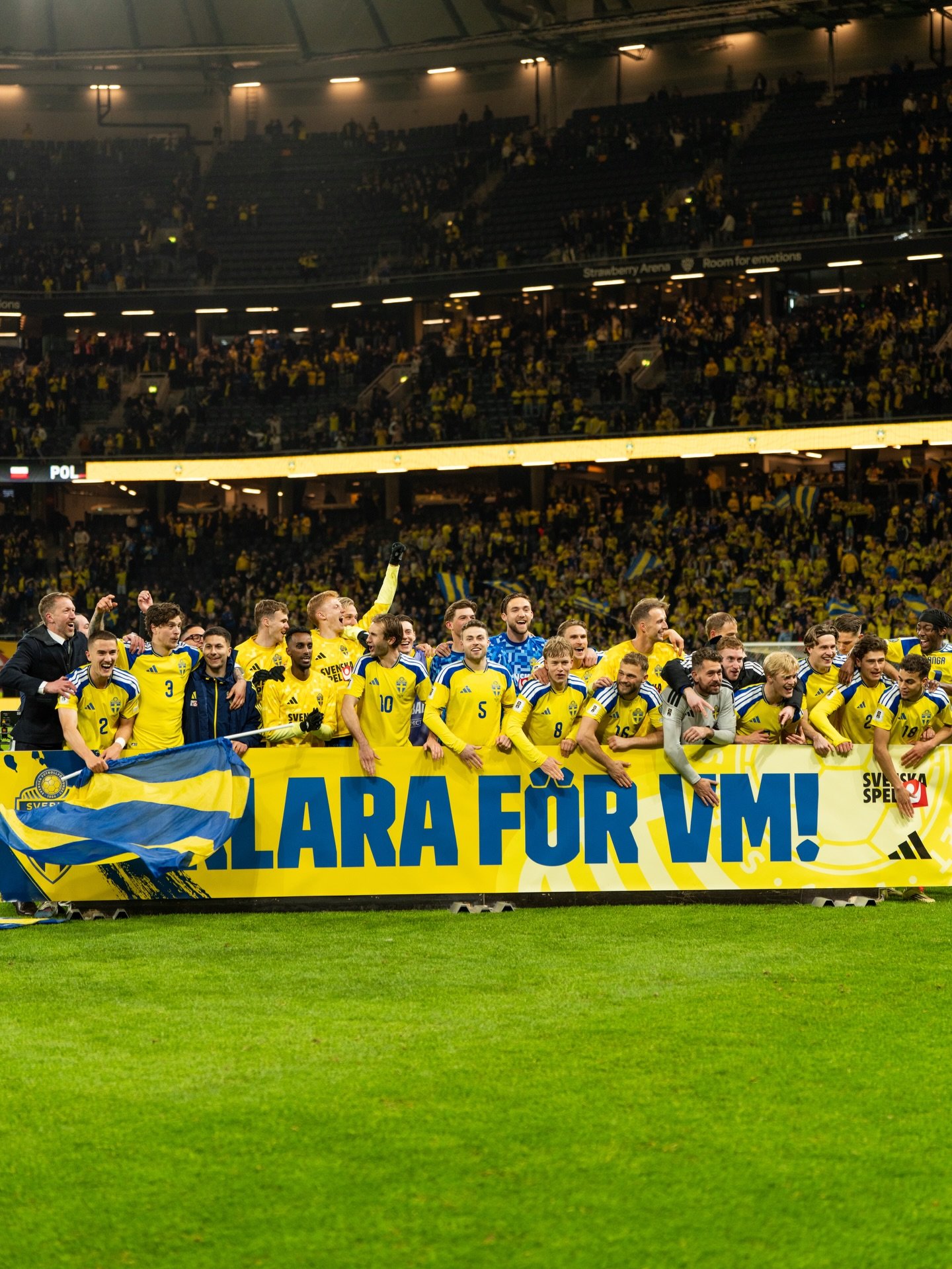 SWEDEN ARE GOING TO THE WORLD CUP! 🇸🇪
A massive night for Swedish football. 

Proud that ATEK Sports was there to capture moments on a night that will be remembered for a long time.

📸: ATEK Sports / @jjoelwetzel