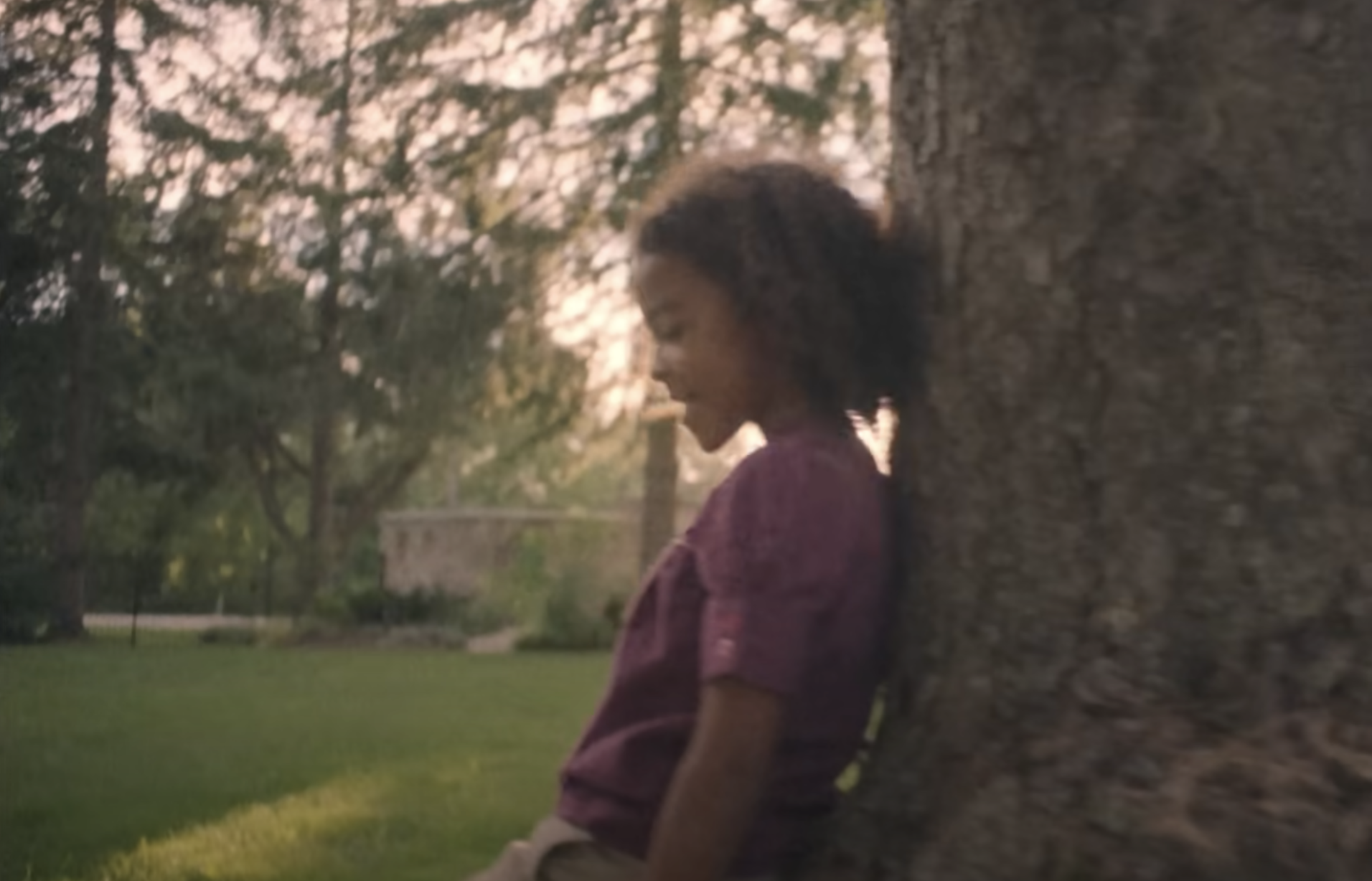 Tom Walker "Angels" Director: Jeremy Schaulin-Rioux | Production Designer: Alexis DeBad