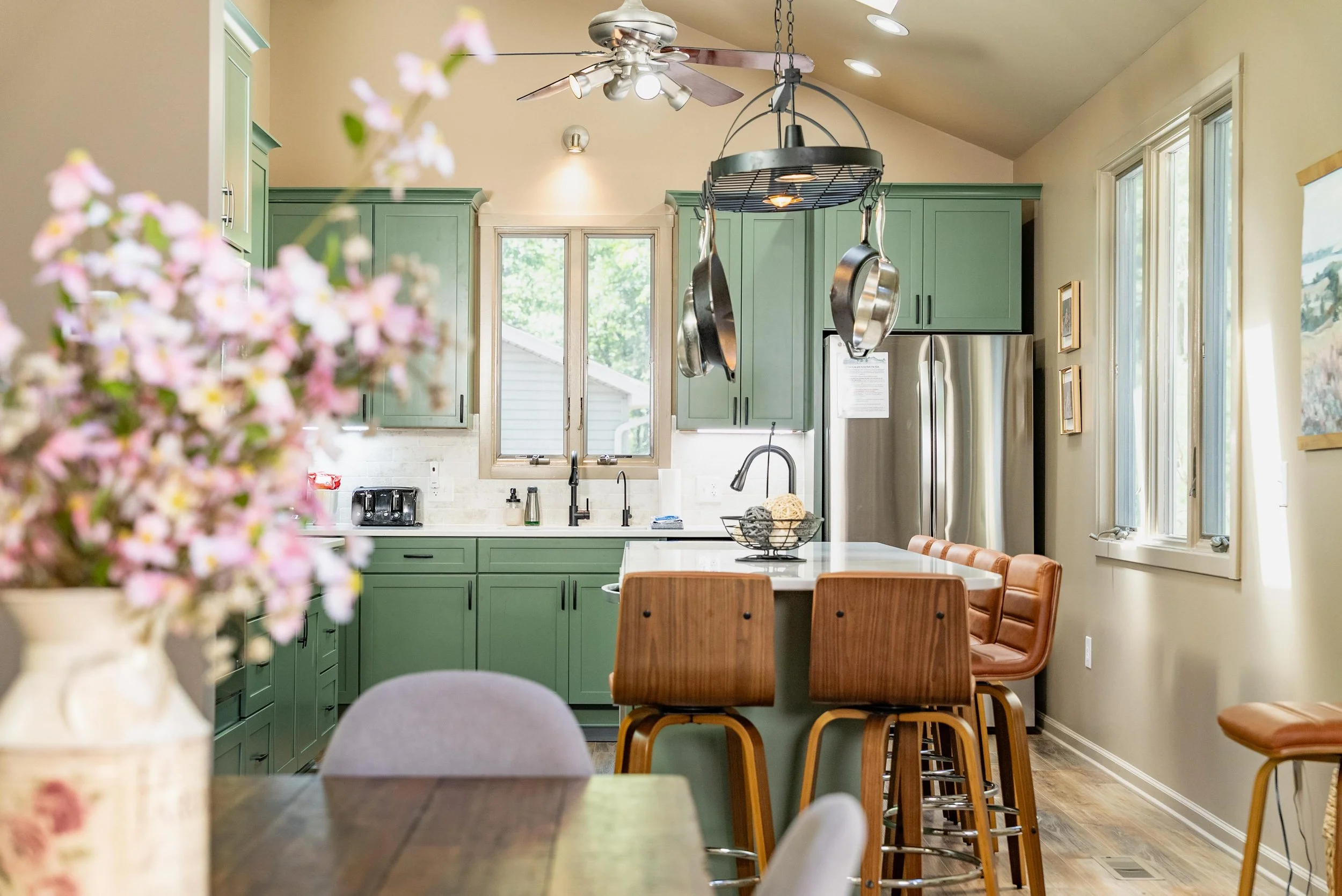 Short Term Rental Stock - 1013.jpg