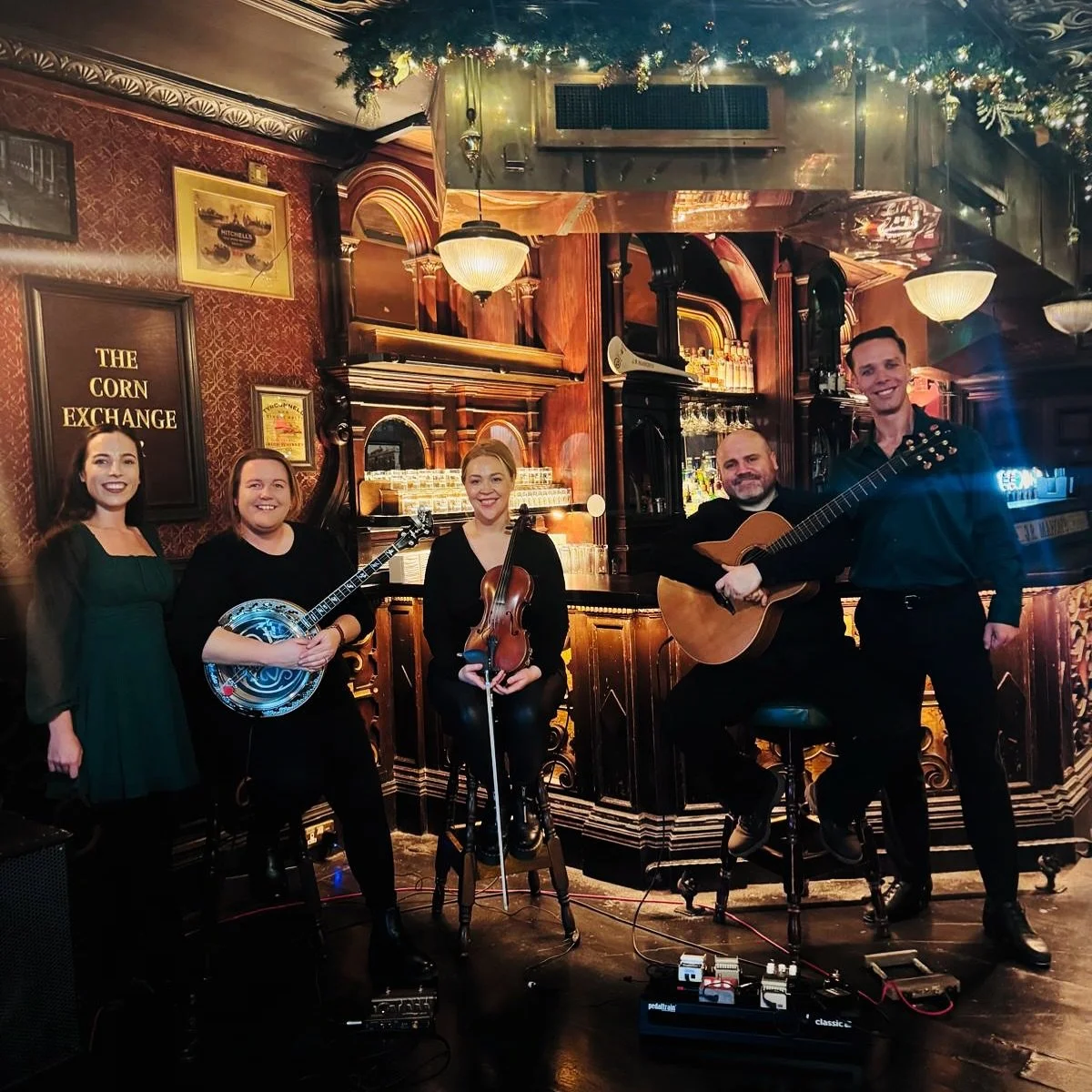 Mighty craic in @jrmahons with @customireland and this fabulous group of performers today 
 #filmonlocation 📸🎥📽️
Thank you Claire, Eoghan Jenny Jean and Alsadair 🎶🕺🎶

 @clairesherrymusic @eoghanscott @dillonjenny7 @jkennedydance @alasdair_spenc