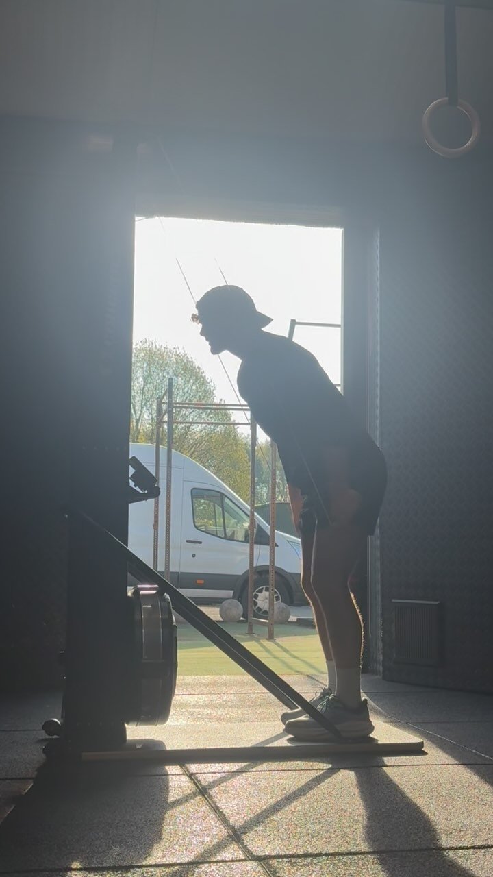 Ski intervals.
Ski erg is the foundation of any Hyrox race. Don’t underestimate the ski. Get good at it.
Simple session.
10x 500m at race pace 45 seconds rest between.
#hyroxski #hyrox #hyroxlondon #skierg #training