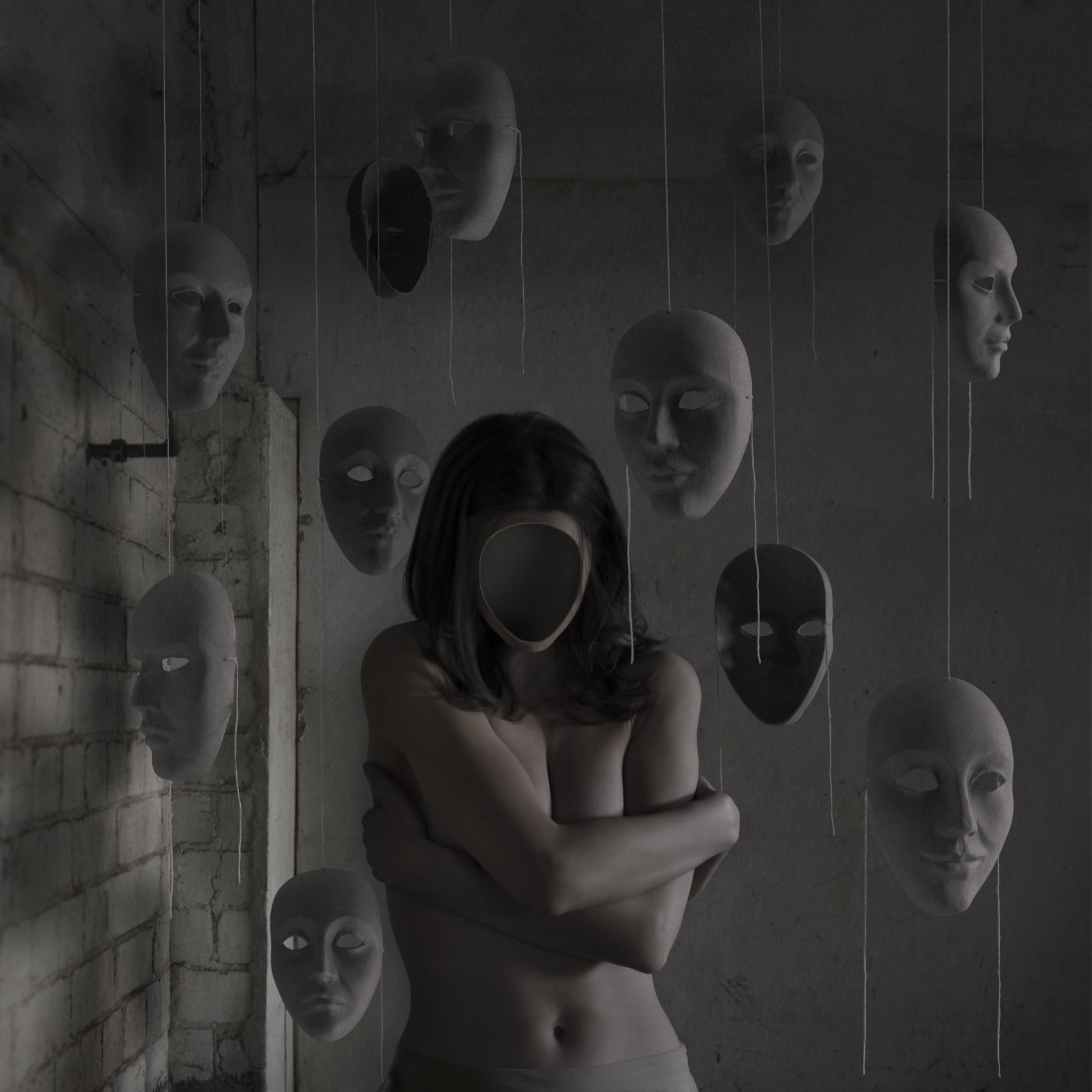 Masks_75cm_finalWeb.jpg