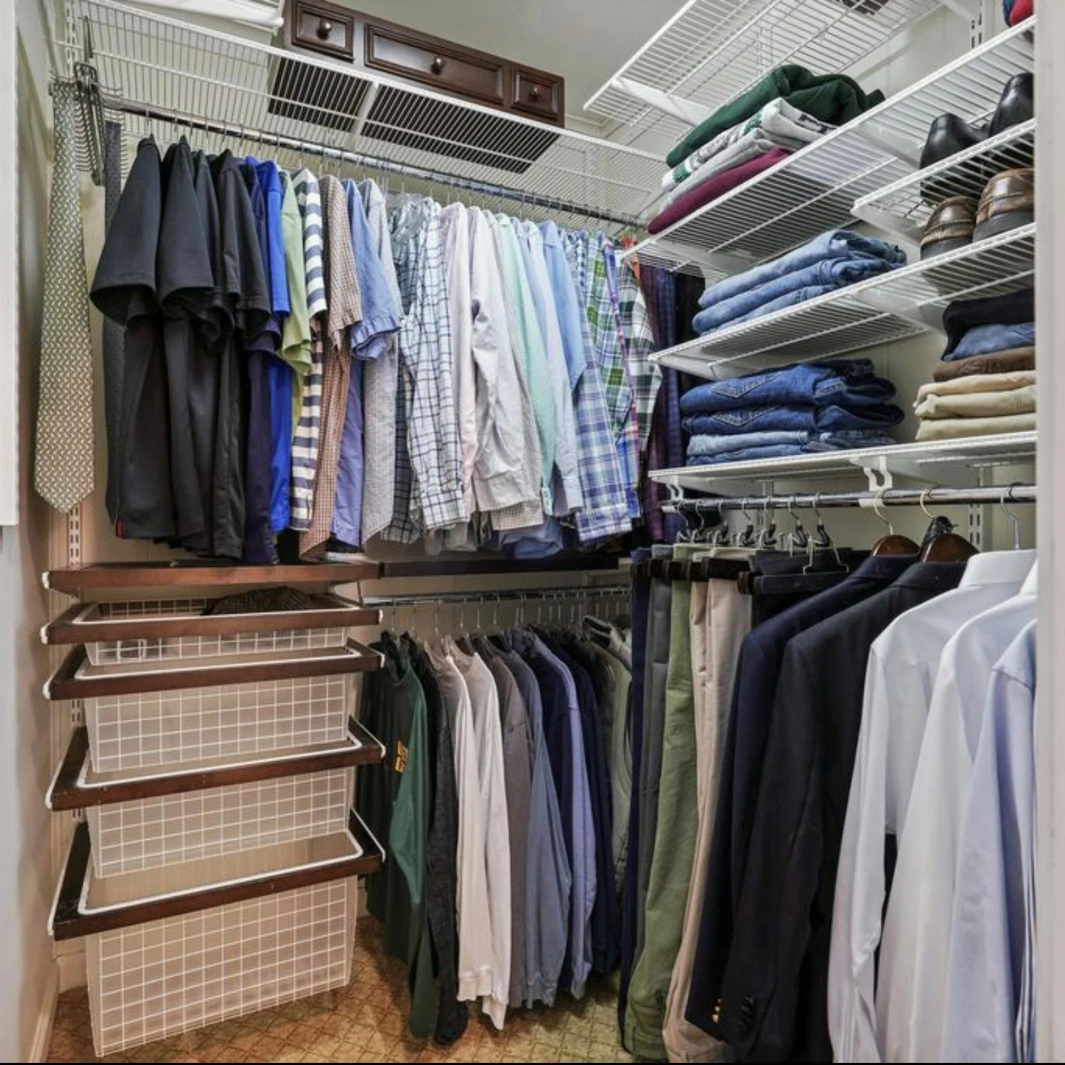 Small Walk In Closet.jpg