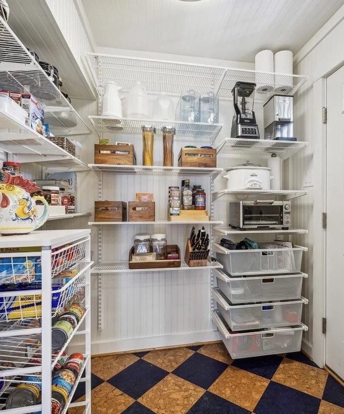Pantry.jpg