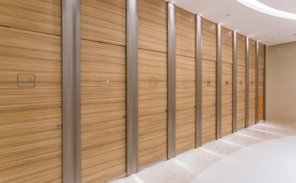 The Power of Custom Closets in Transforming Homes Into Clutter-Free Living Spaces