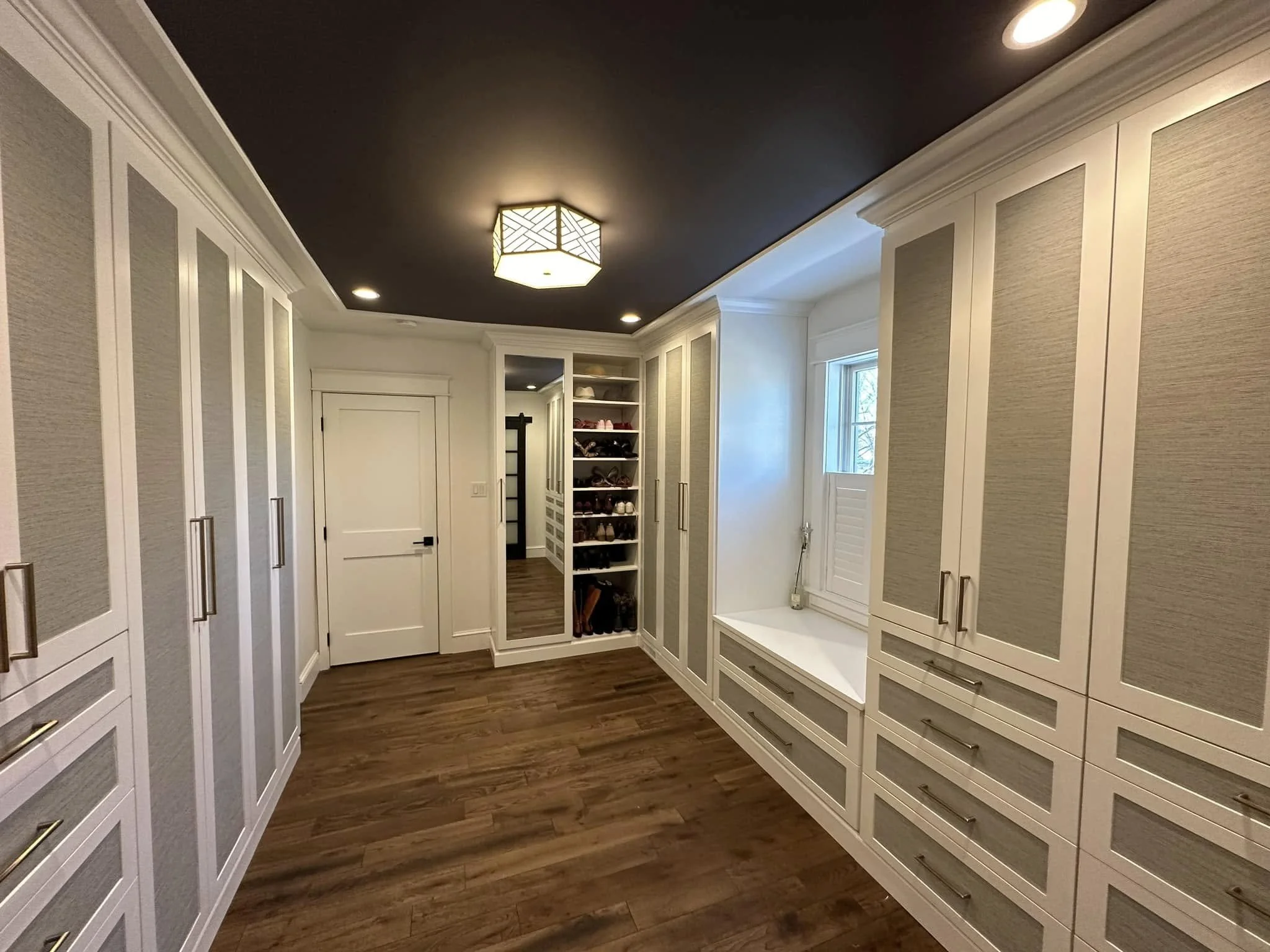 Walk-In Closet Design and Installation: The Complete Guide to Creating a Luxury Organized Space