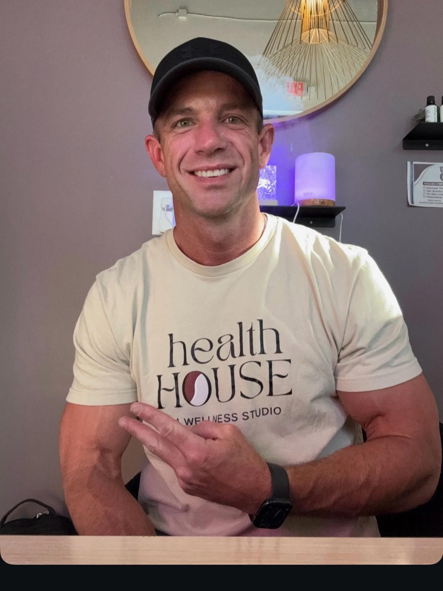 We had a surprise guest working the front desk tonight! 🩷