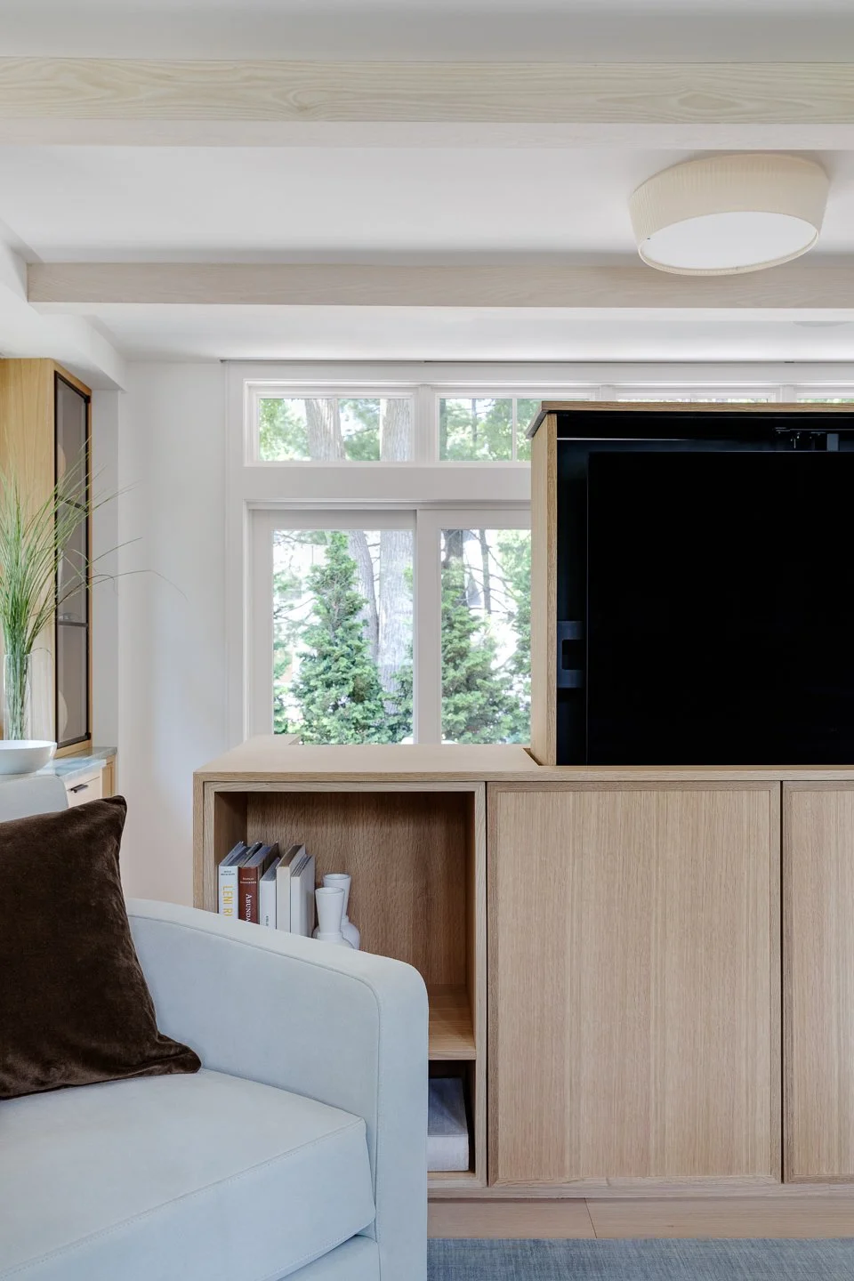 INT01_Contemporary+Tudor+Living+Room_03.jpg