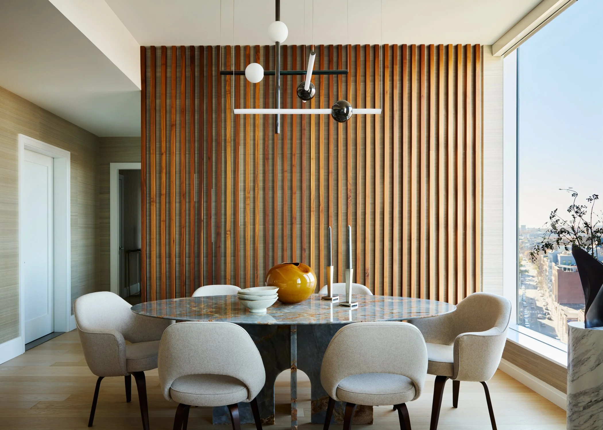 INT08_Sklyine_Sophistication_Dining_04.jpg