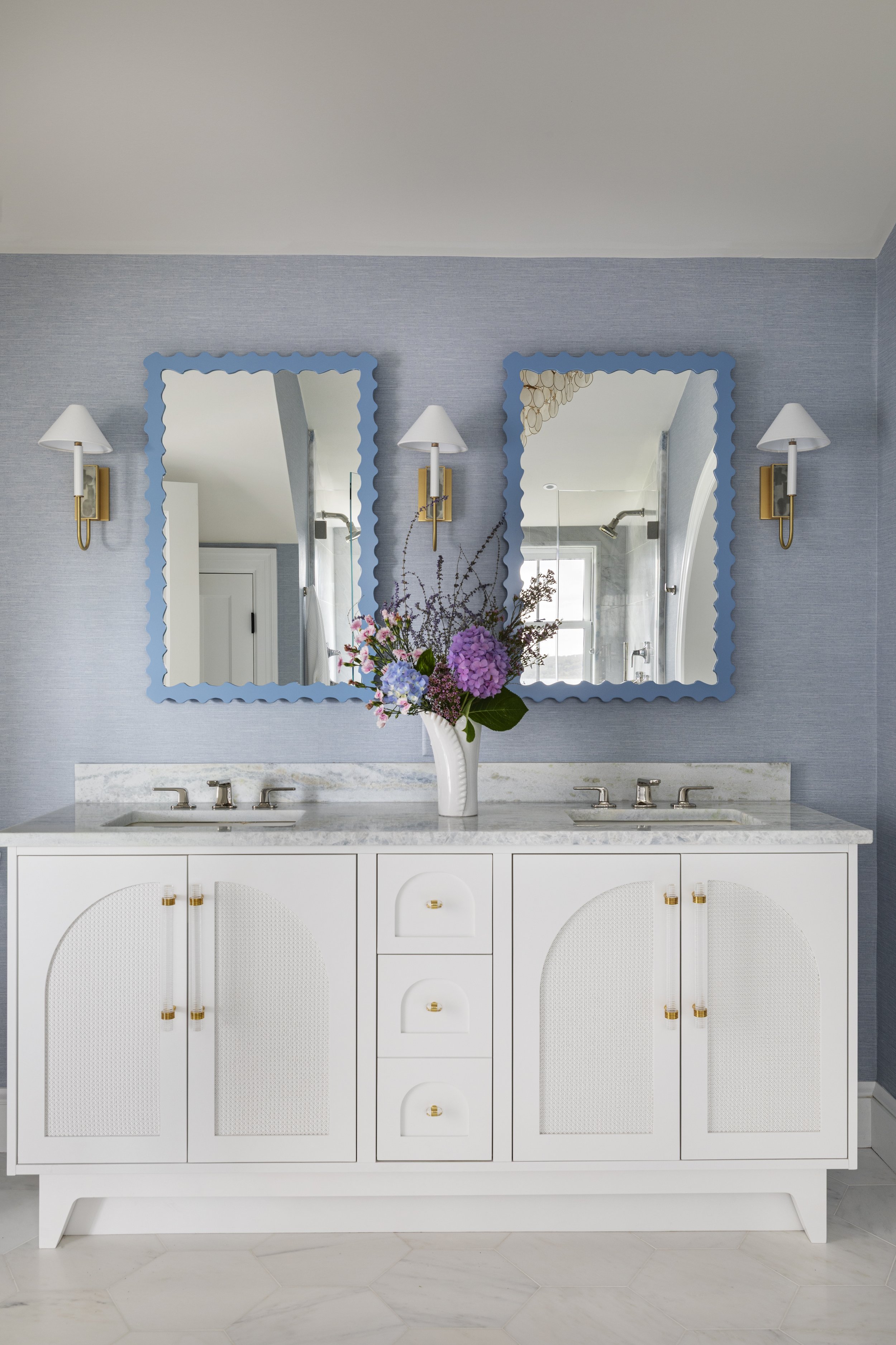INT06_TimelessCoastalBath_04.jpg