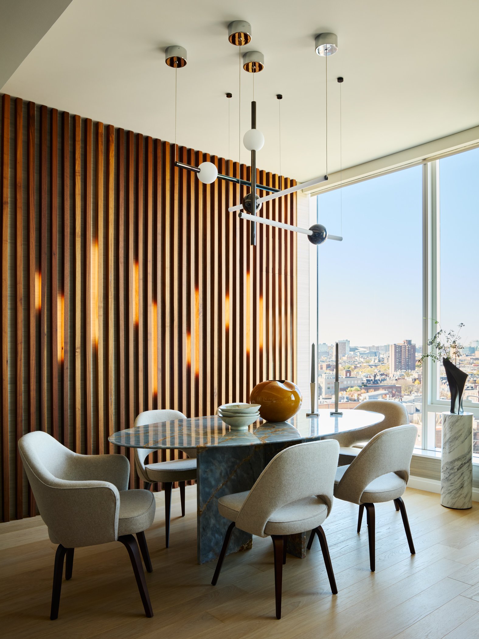 INT08_Sklyine_Sophistication_Dining_01.jpg