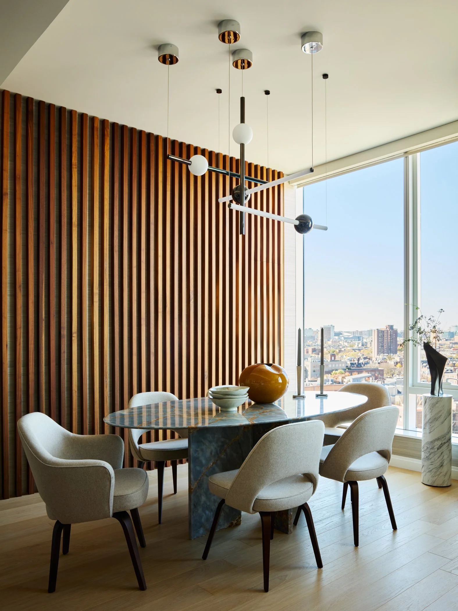 INT08_Sklyine_Sophistication_Dining_02.jpg
