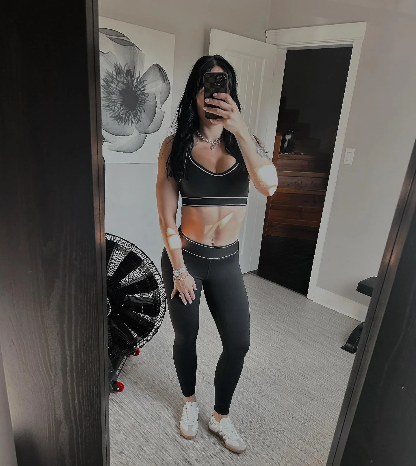 New athleisure @aritzia set and @adidas sneakers! 🔥

#aritzia