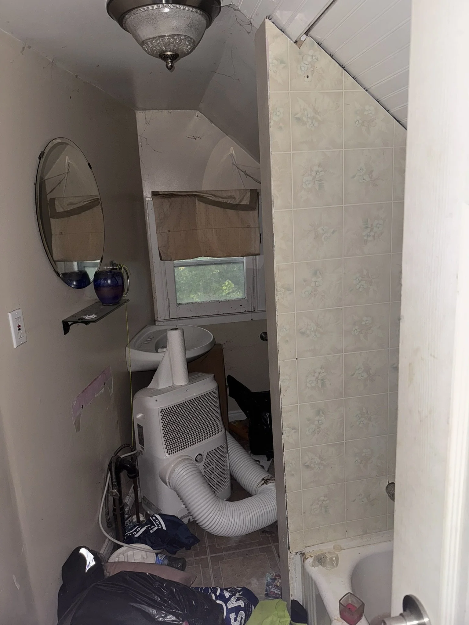 Upstairs Bath Pre Clean Up