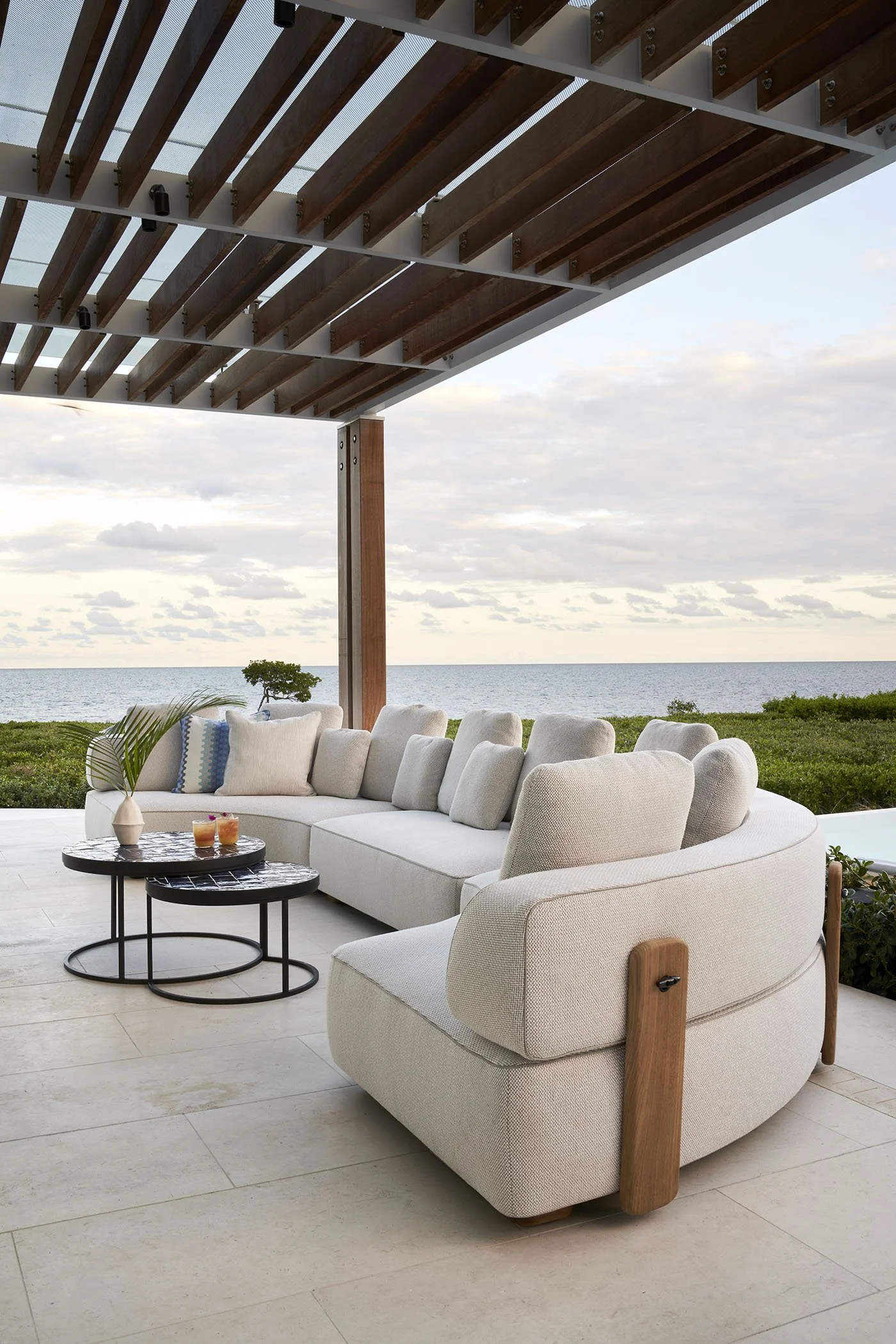 07_Ocean_Reef_Outdoor_Seating_v2.jpg.jpeg