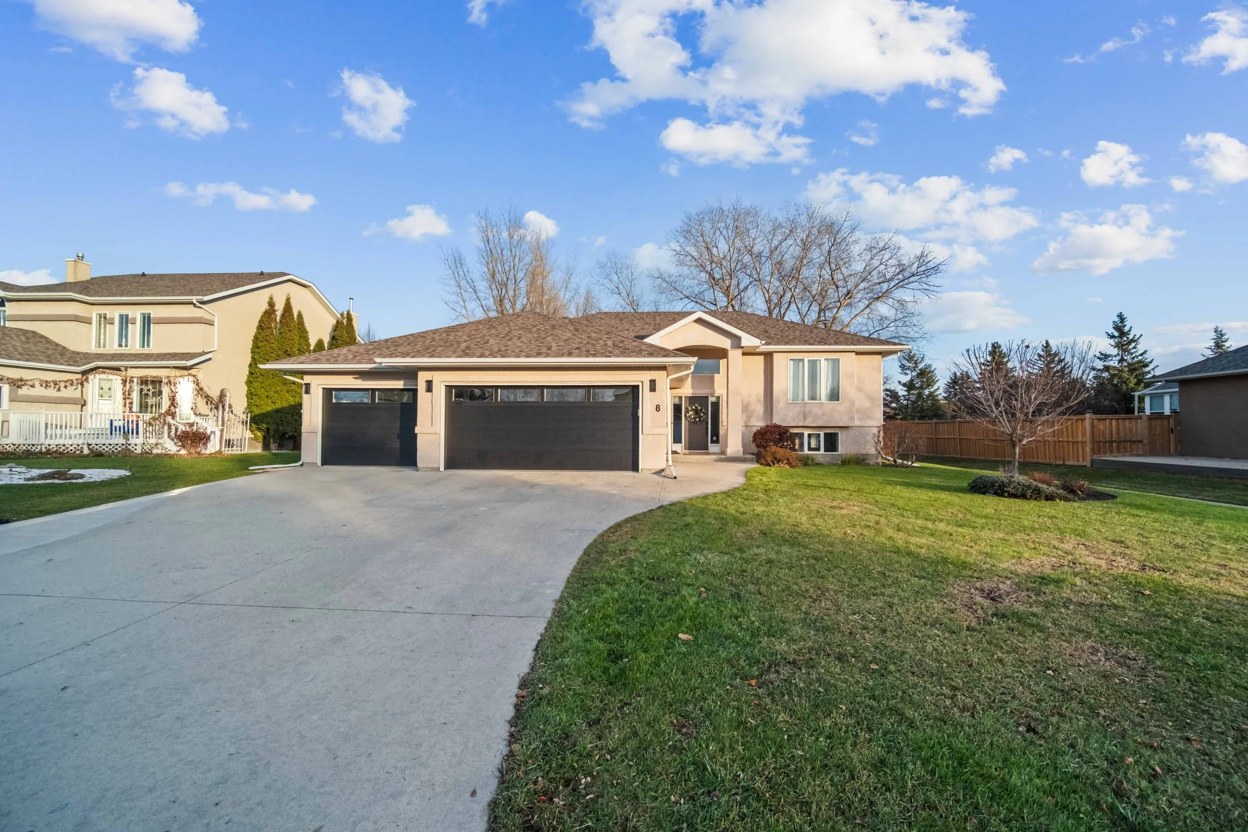 SOLD!! 8 TONY’S TRAIL, STONEWALL- $599,900