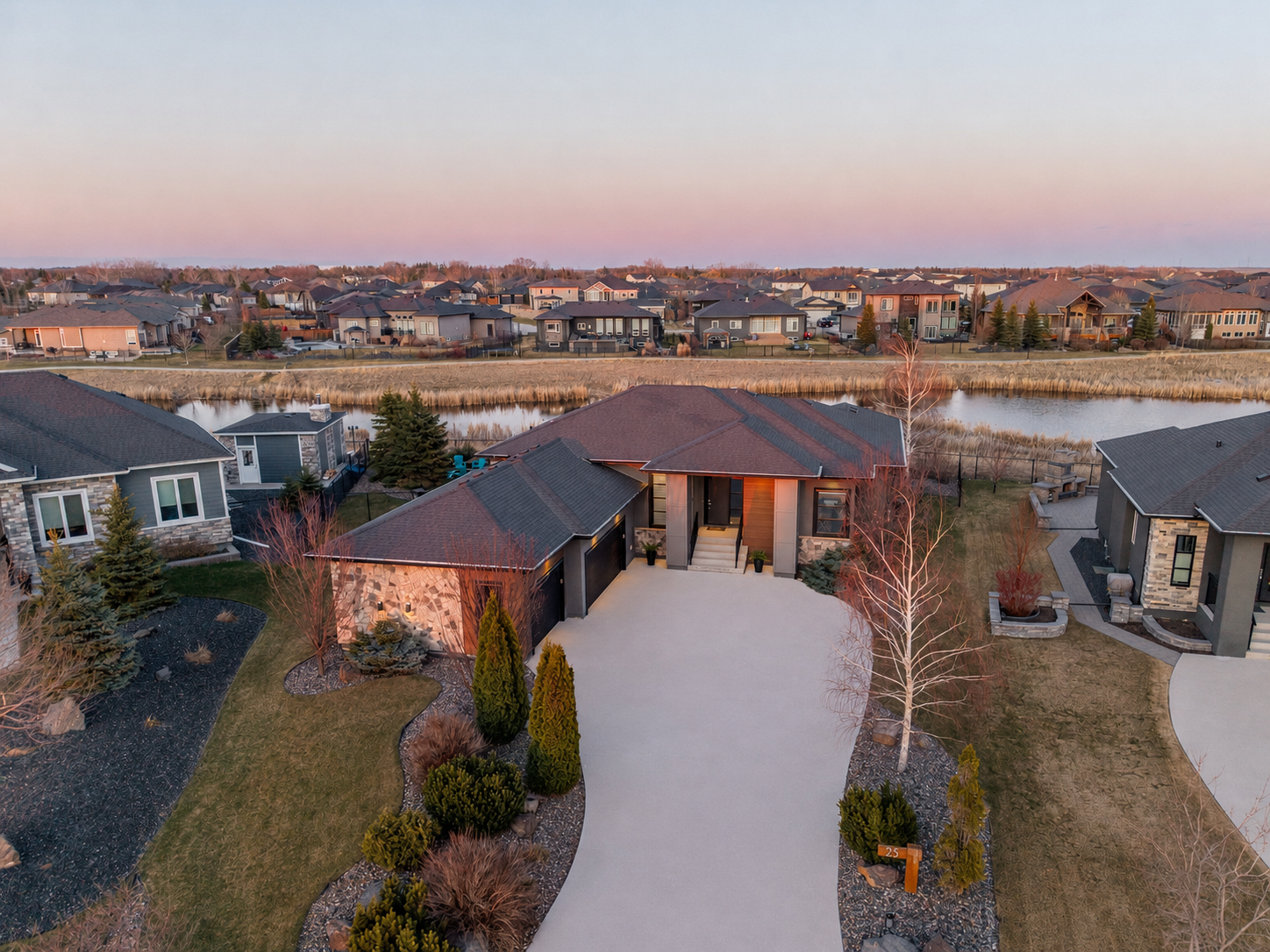 SOLD!! 25 Dovetail Crescent, Oak Bluff- $1,099,900