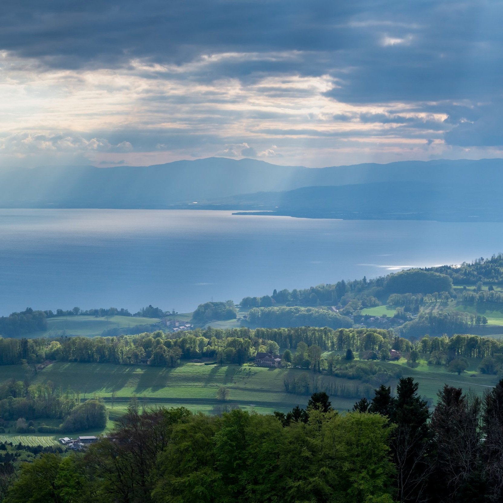 mt_pe%CC%80lerin_springtime_view-1.jpg
