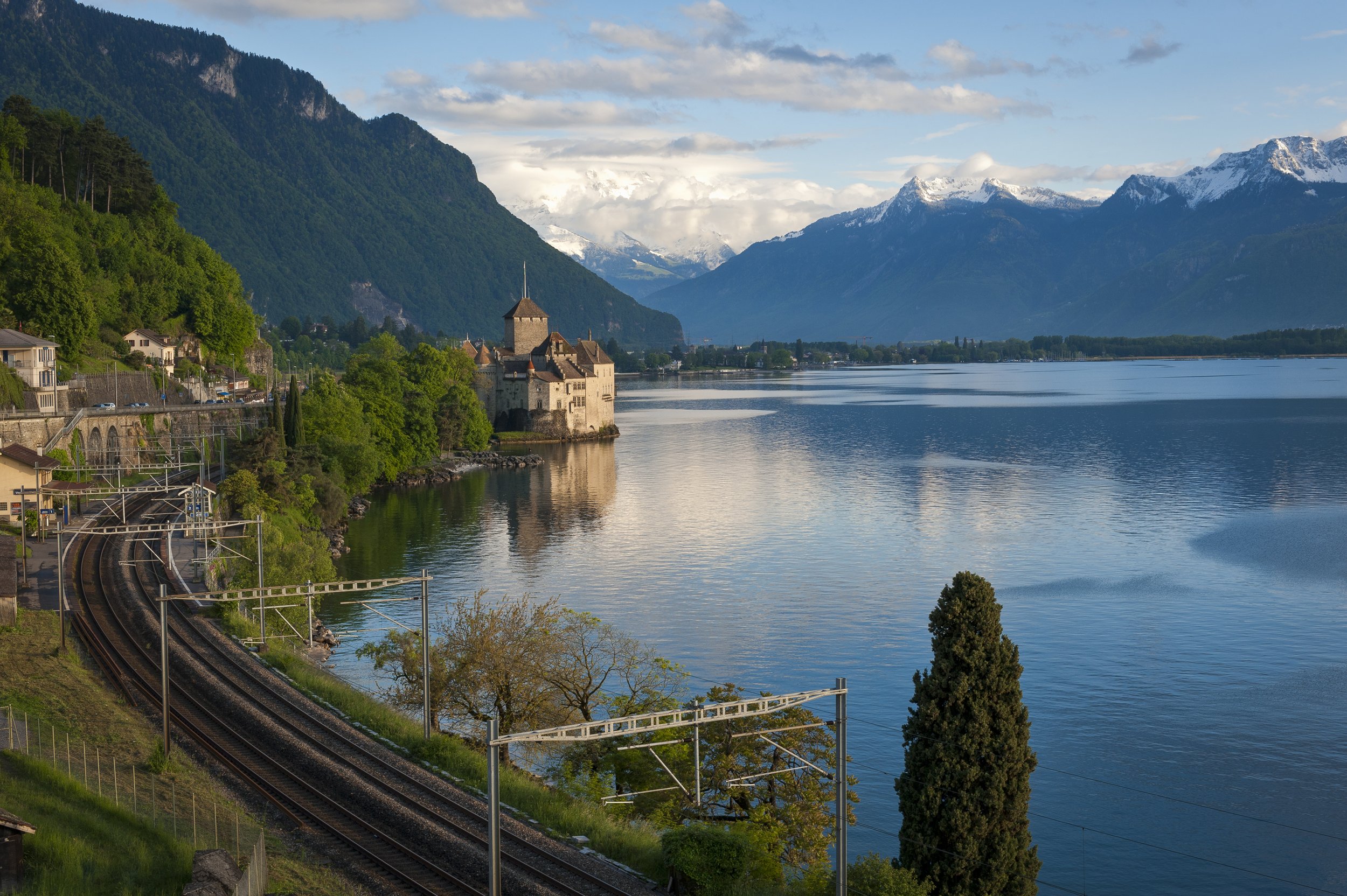sundown_on_chateau_chillon.jpg