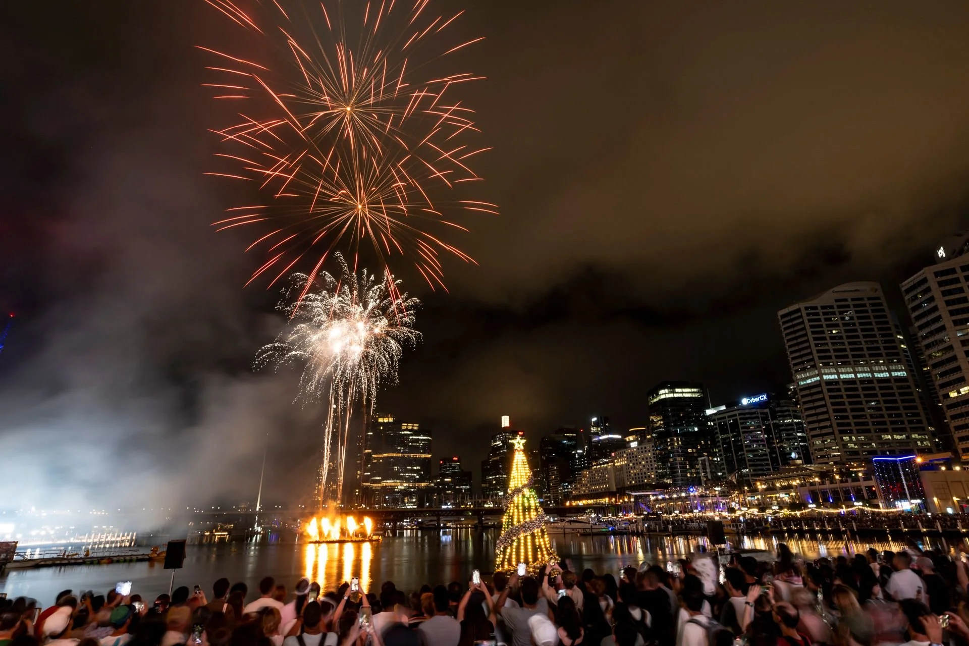 iconic-holiday-decor-styling-sydney-darling-harbour-floating-christmas-tree.jpeg
