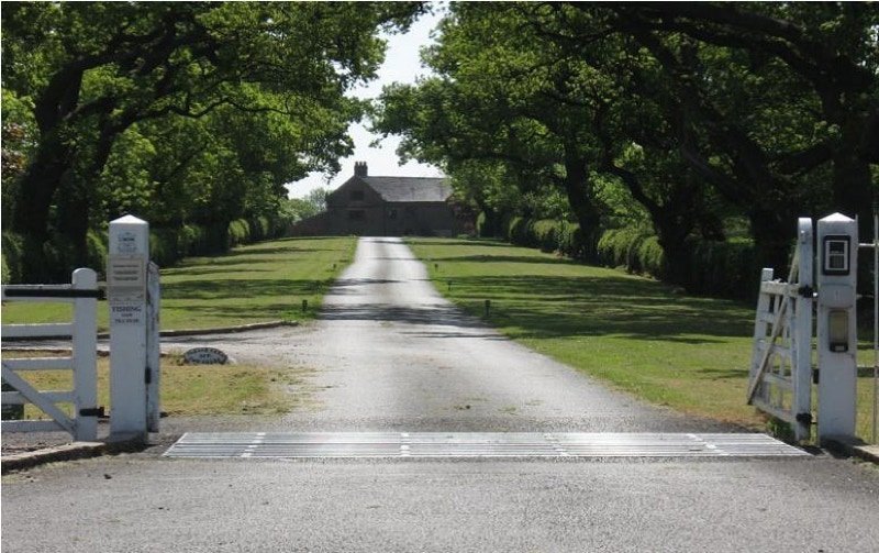 Holmston Hall, Little Budworth