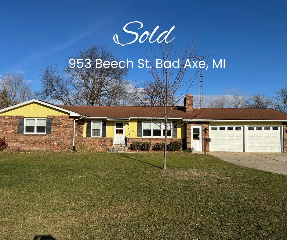 Spacious 4 bedroom, 1.5 bath ranch home featuring hardwood floors in the living room and bedrooms.  Ready for you to make it your own. 