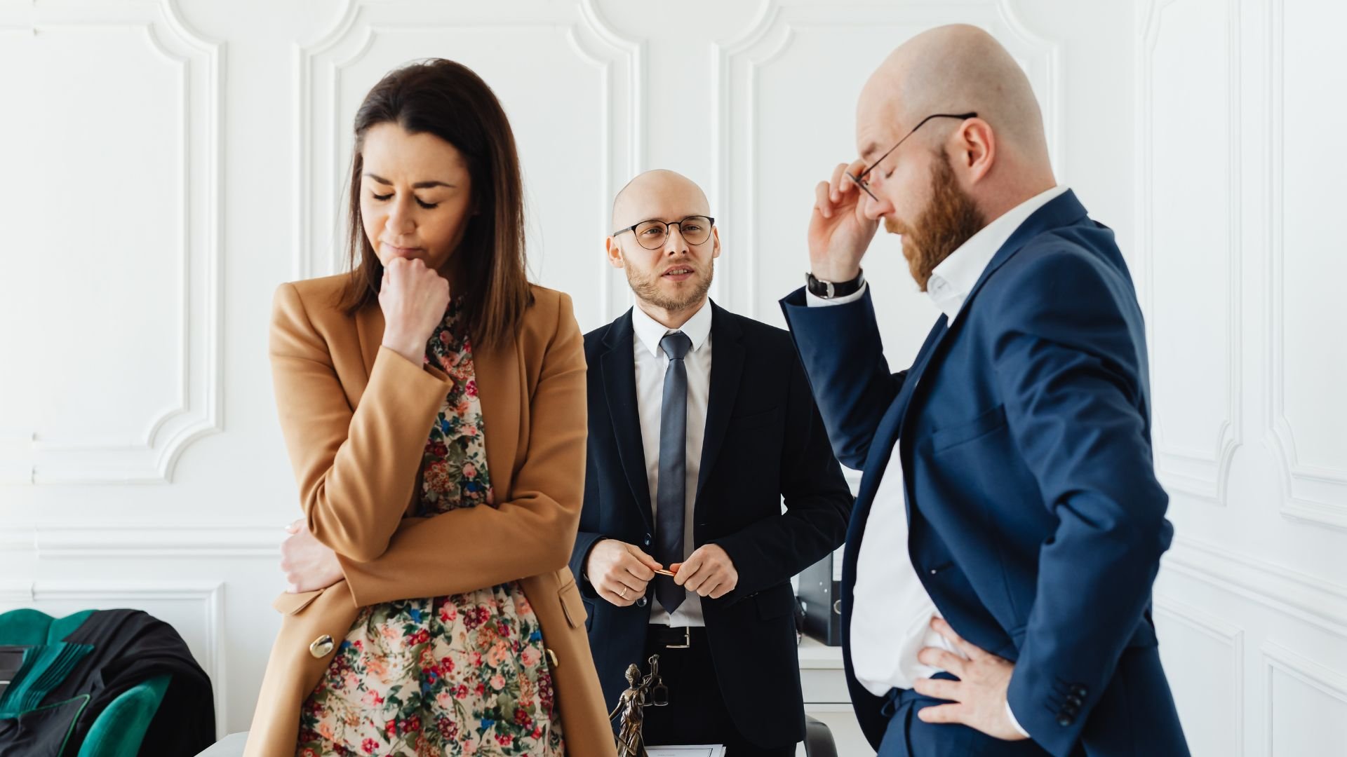 Torn About Leaving? How to Know If Your Marriage Can Be Saved -Or If It's Time to Move On