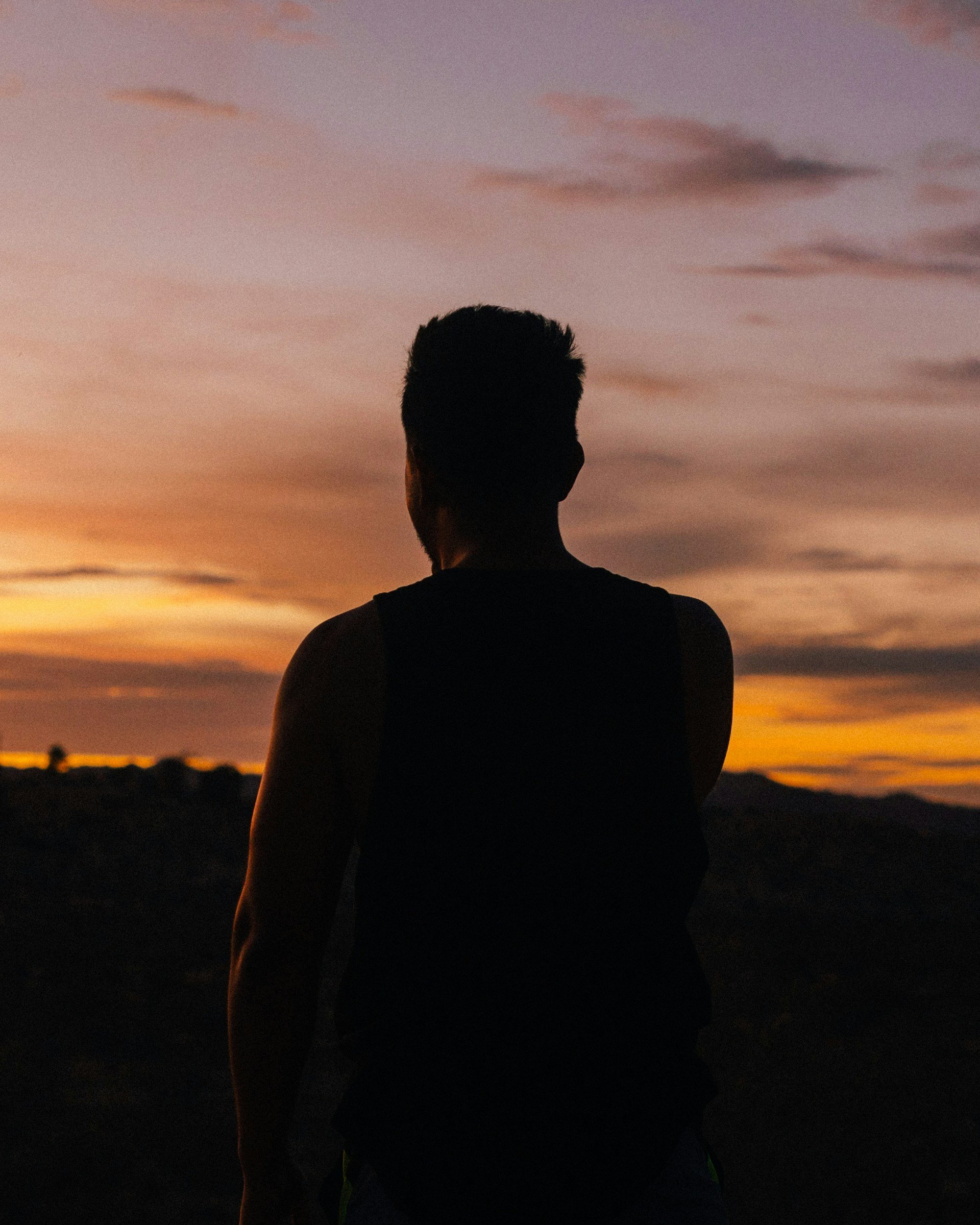Man silhouette in the sun, individual therapy in Mill Valley. Trauma therapy in Marin County