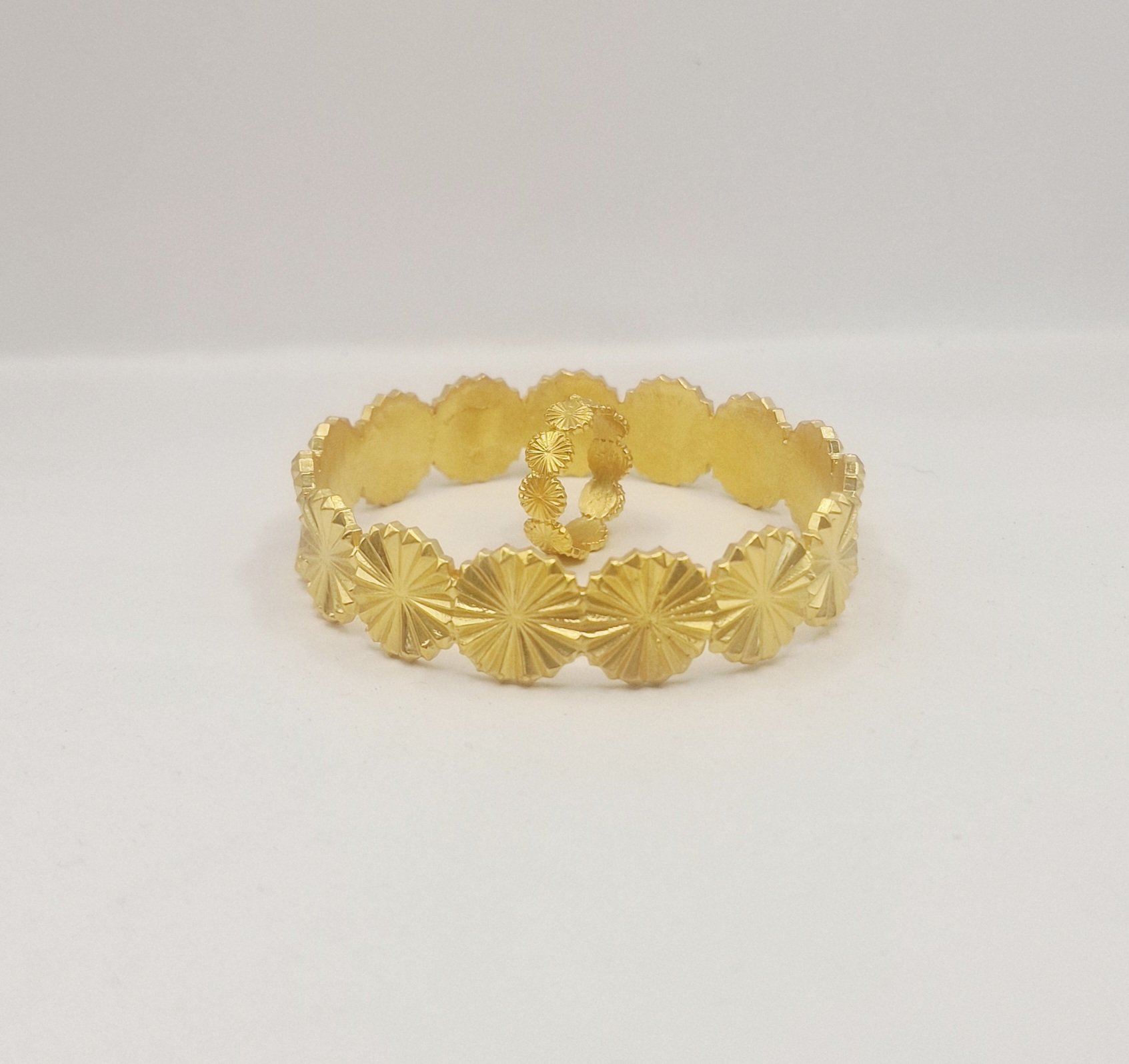 Daisy Collection Sterling Silver Bangle