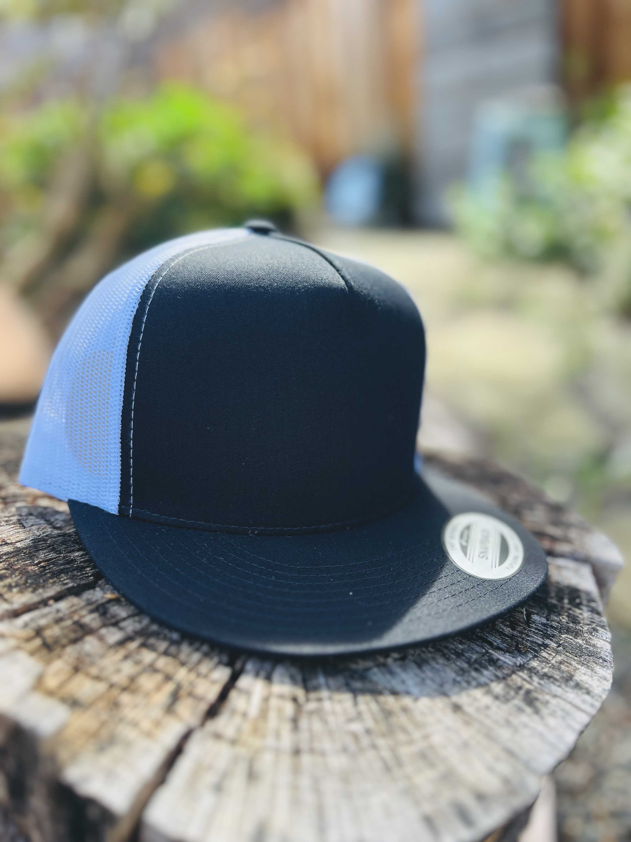 Blk snap hat.png