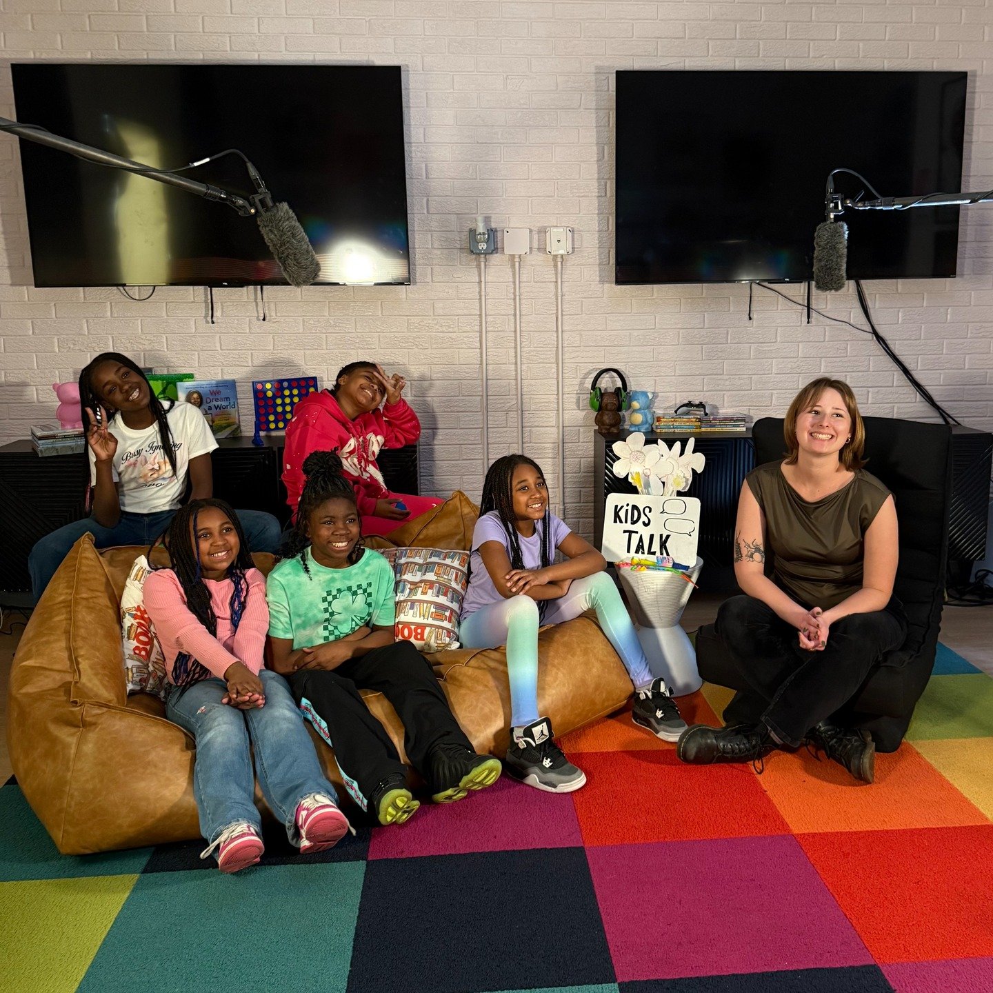 That's a wrap on KIDS TALK production! 
Now onto post-production! 

Thanks to our incredible crew: 
eekarpo 
@kxitxy 
@lilynold 
@solangejohnsonn 
@ky0liepaig3