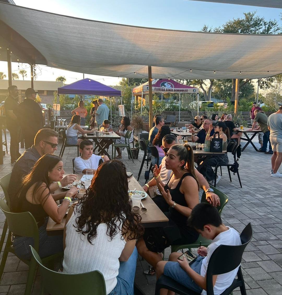 It&rsquo;s a nice one out here today Orlando, enjoy some lunch and dinner on the patio! 🍻 ☀️ We&rsquo;ve got fresh brews on tap and our raw bar is serving up fresh options as well!  Don&rsquo;t forget SUNDAY BRUNCH with us as well starting at 11am! 