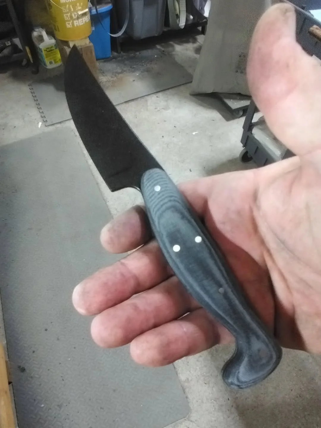 Exposed pins on this one. Will have 2 more UC's,with hidden pins,  and three Mod2's up on the website in the next few days if all goes well....
#knife #knifemaker #blade #customknife #custommade #edc #steel #micarta #handmade