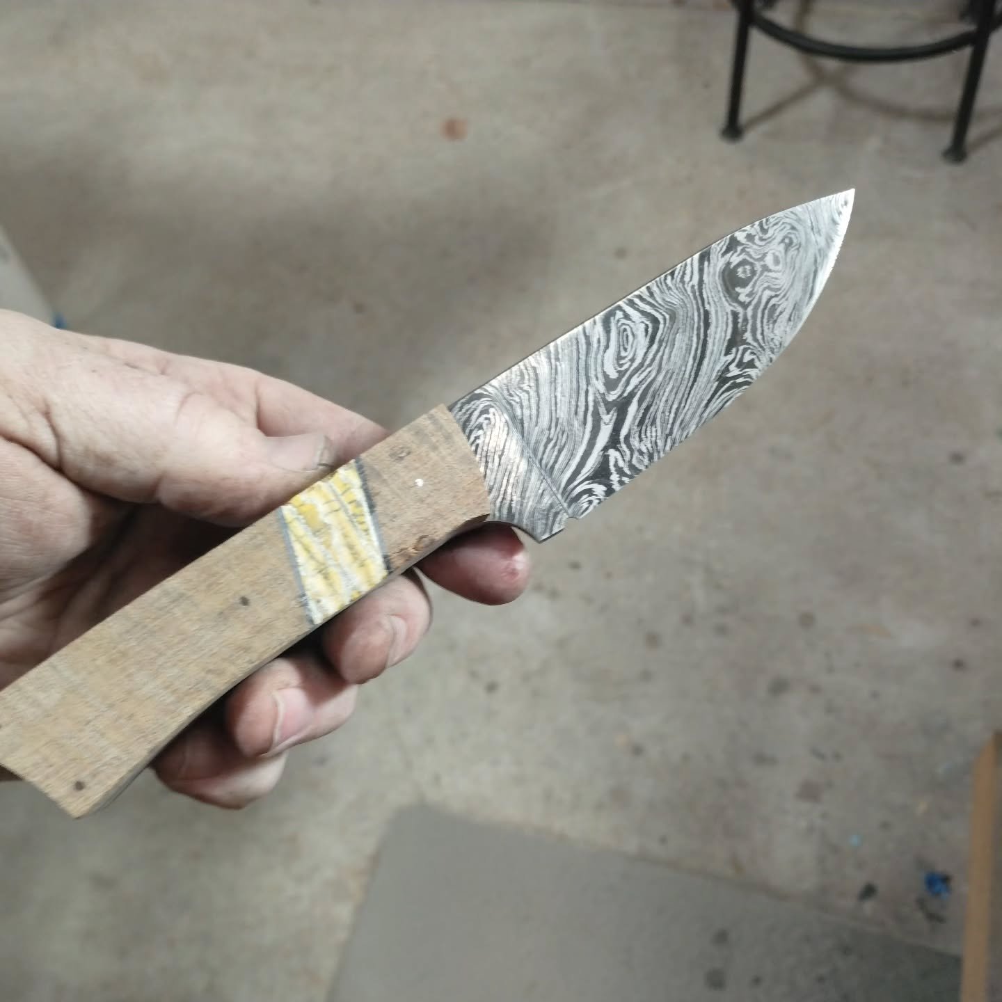 This beautiful blade will soon wear Curly Acacia, Black G10 liners, and some cross cut Wooly Mammoth Molar!!!?

#custom #handle #handmade #hunting #outdoors #outdoorsman #sportsman #damascus #fossil #fossilized #g10 #wood #stabilized