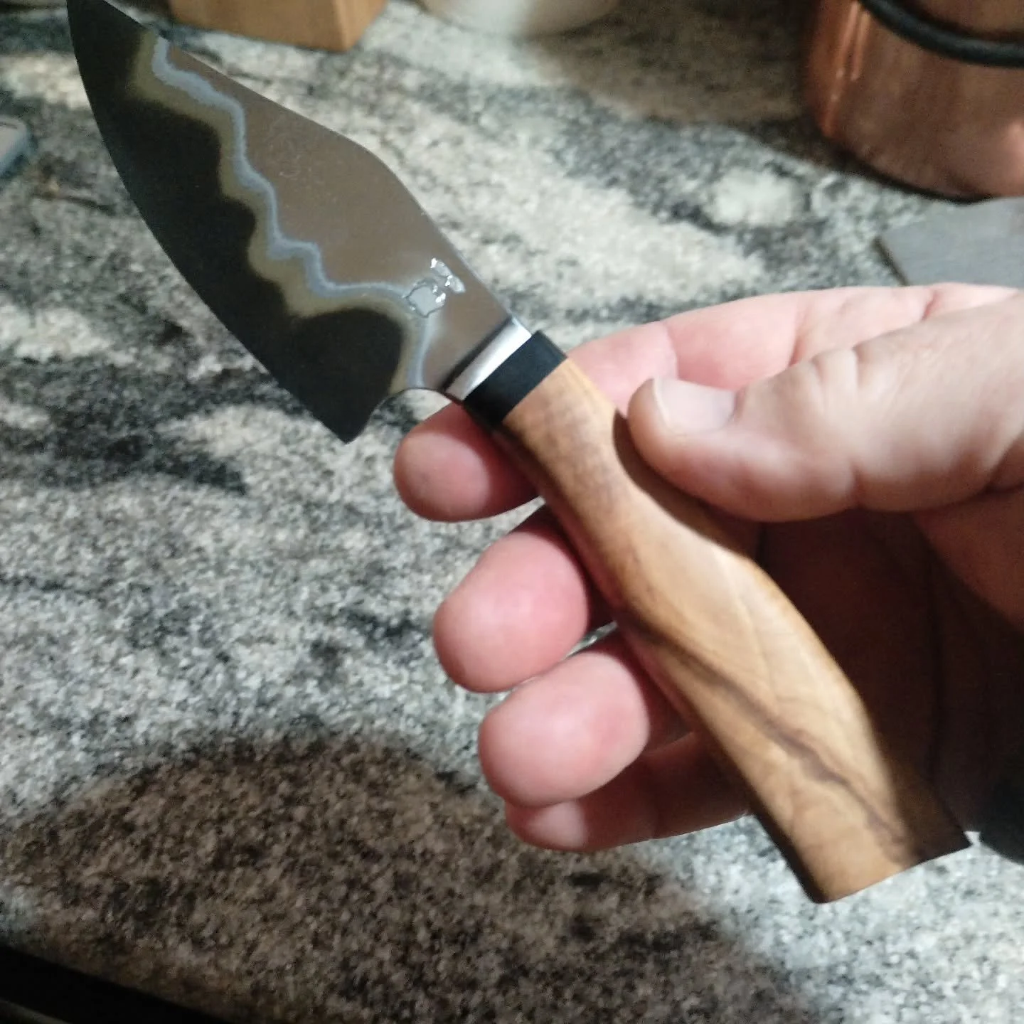 Little skinner sold before I could even post it!! Got another billet of this same San Mai so maybe another of these in the future!

#custom #handle #handmade #cherry #g10 #steel #sanmai #outdoors #outdoorsman #sportsman #hunting #skinning