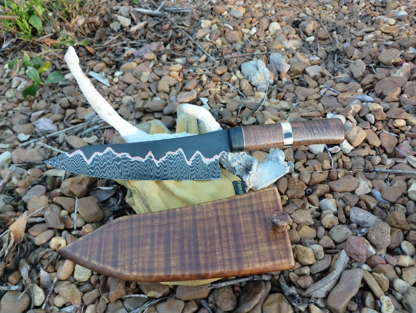 This beautiful chef will be available later today on www.redbeardshootingsolutions.com. A gorgeous piece of @devilleadam steel with a slight S-grind. Carbon fiber bolster, copper accents, mammoth tooth spacer, and curly acacia. A curly maple says wit