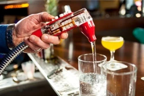 soda-gun-pouring-water-into.jpg
