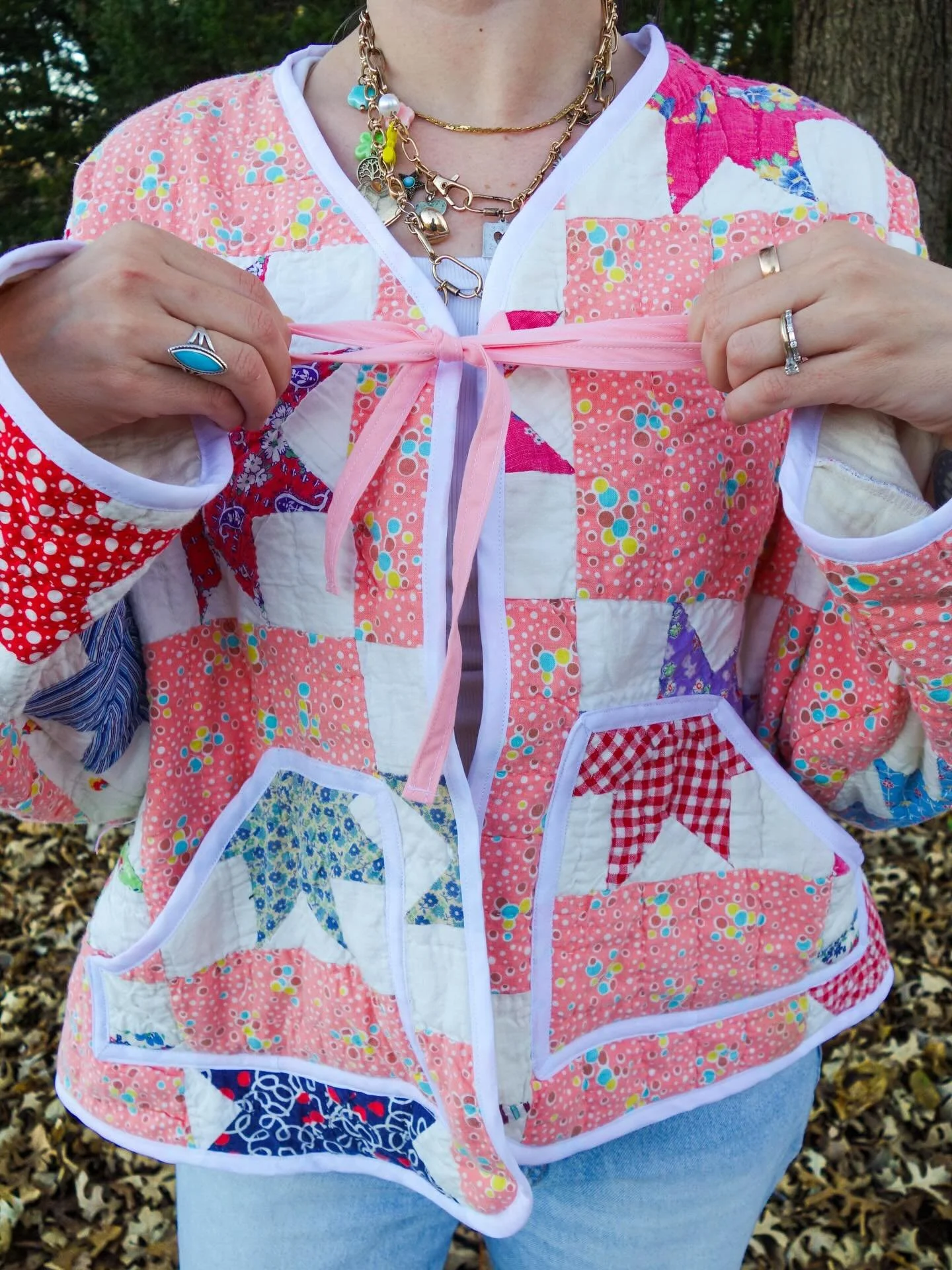 Happy holidays! 🎀 Six new beauties are coming in hot this week, so here&rsquo;s your sneak peek! Perfect for gifting or giving yourself a well-earned treat. More details soon!

-
-
-
#quilted #quiltedjacket #handmadewithlove #handmadegoods #oklahoma