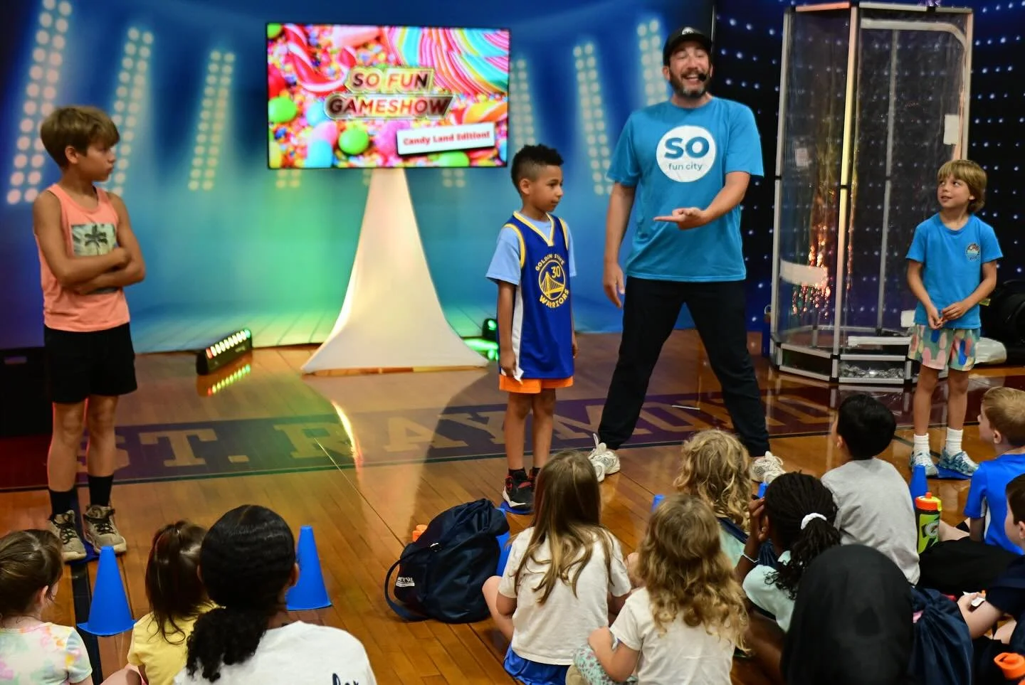 Serving up a sweet summer with our special Candyland edition of The SO Fun Gameshow at @campsrus! 🍪🍭🍬🍫

What&rsquo;s your favorite sweet treat to help beat the heat? 🤔💭🍦