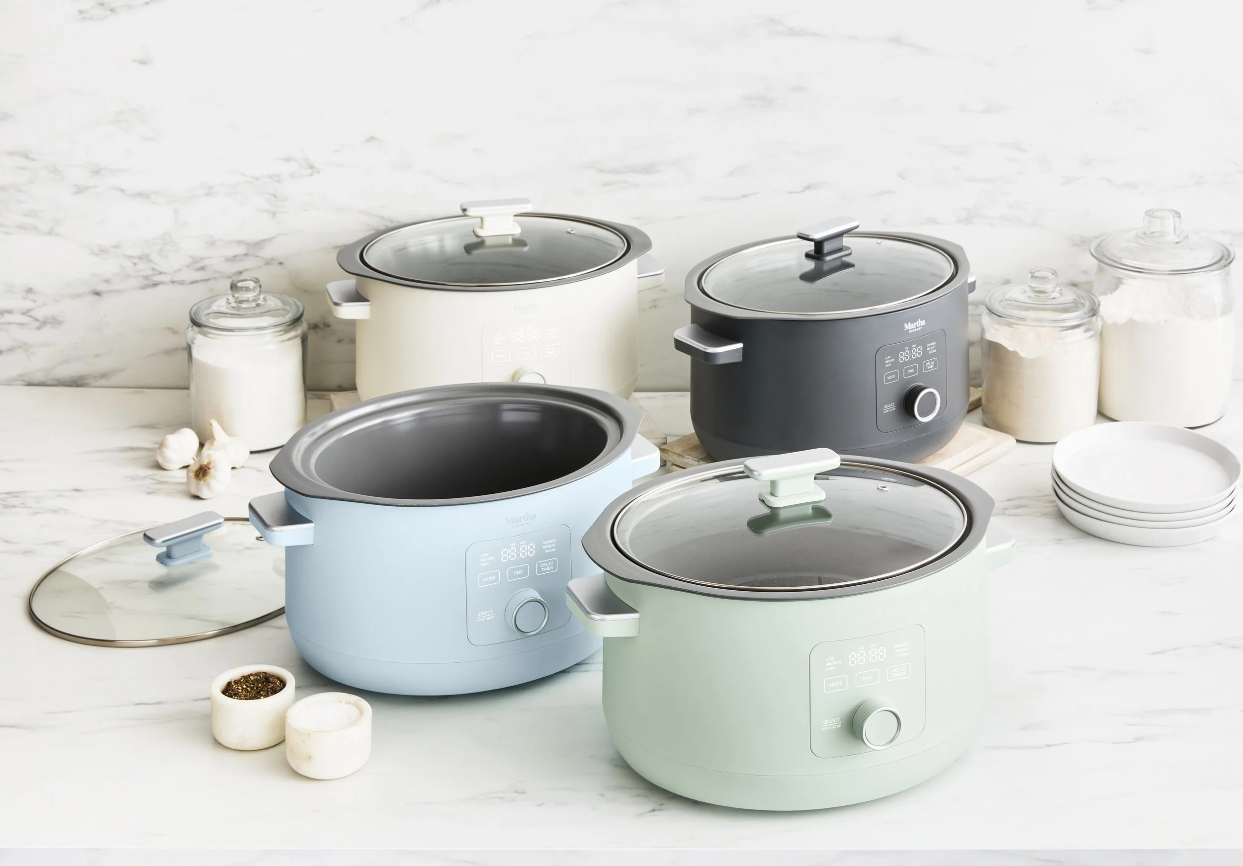 MS_8QTSlowCooker_Group_Prep_01.jpg