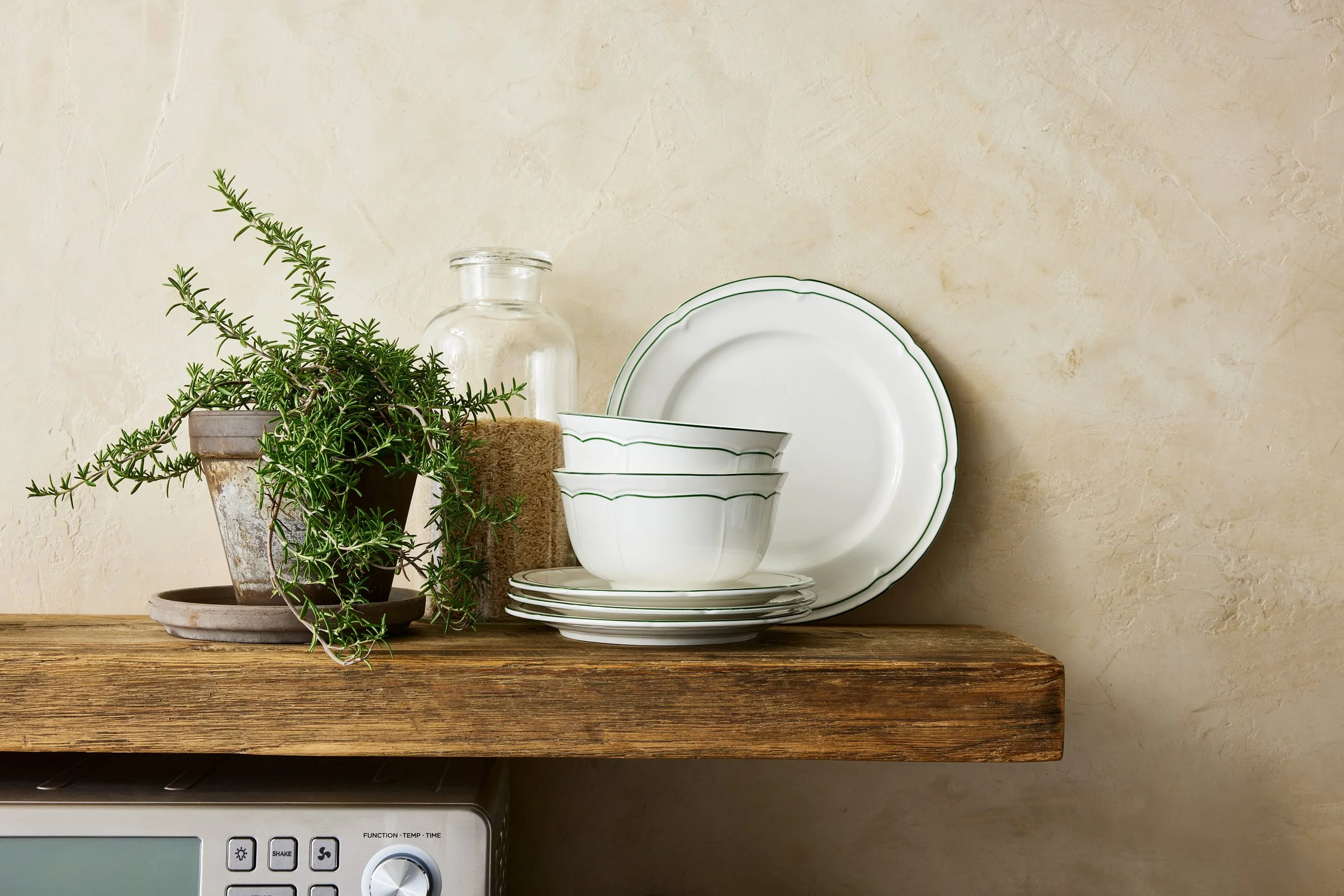 Emeril Lagasse Debuts New Dinnerware Collection with Stone Lain