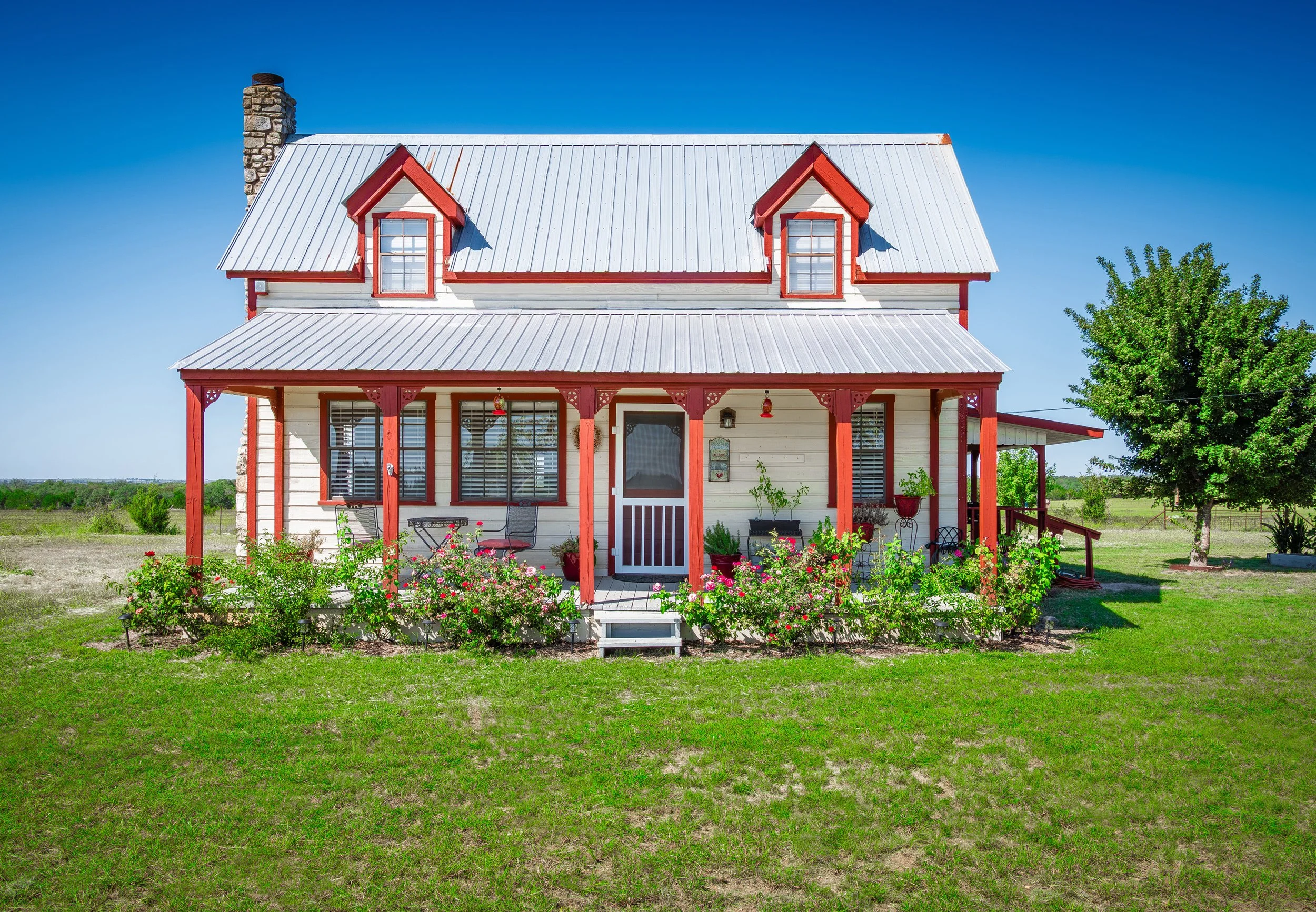 REAL ESTATE 38.jpg