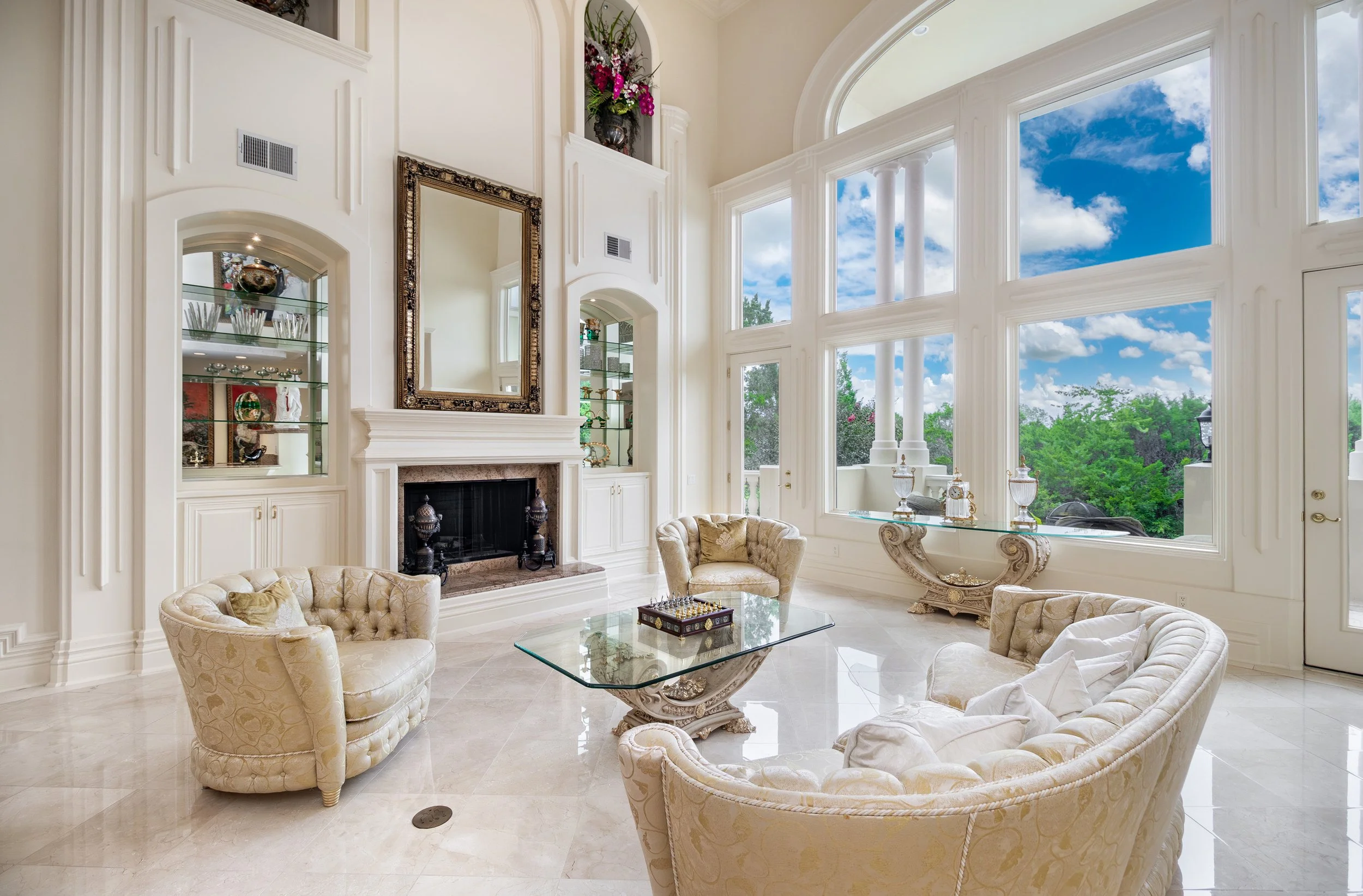 REAL ESTATE 04.jpg