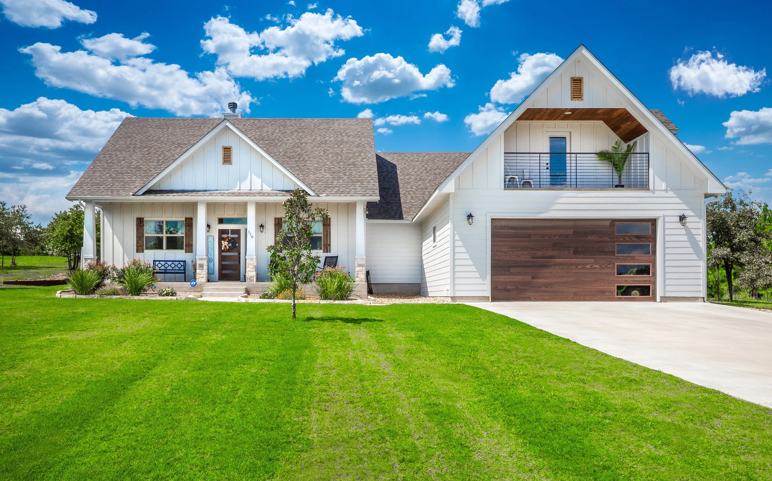 REAL ESTATE 10.jpg