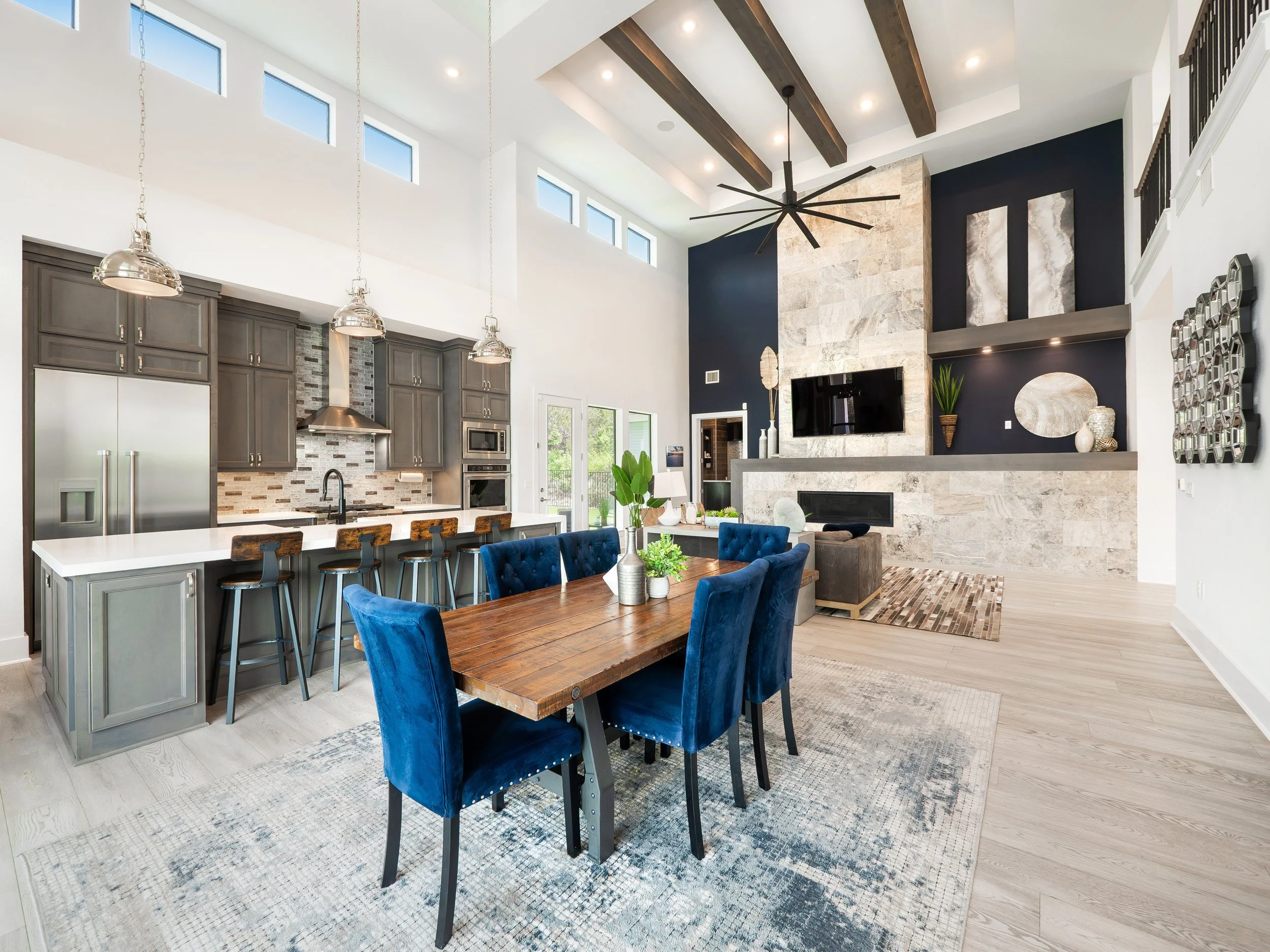 REAL ESTATE 12.jpg